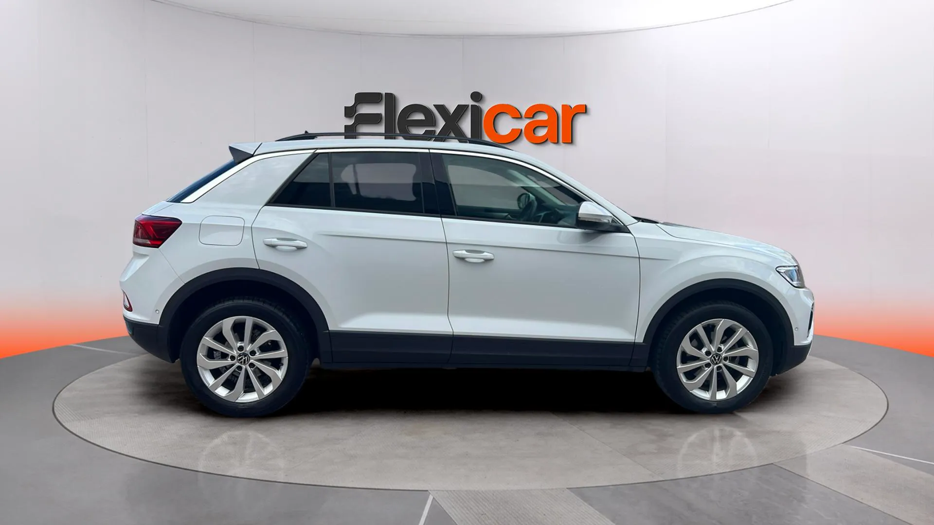 Volkswagen T-Roc "más" 2.0 TDI DSG - foto 6