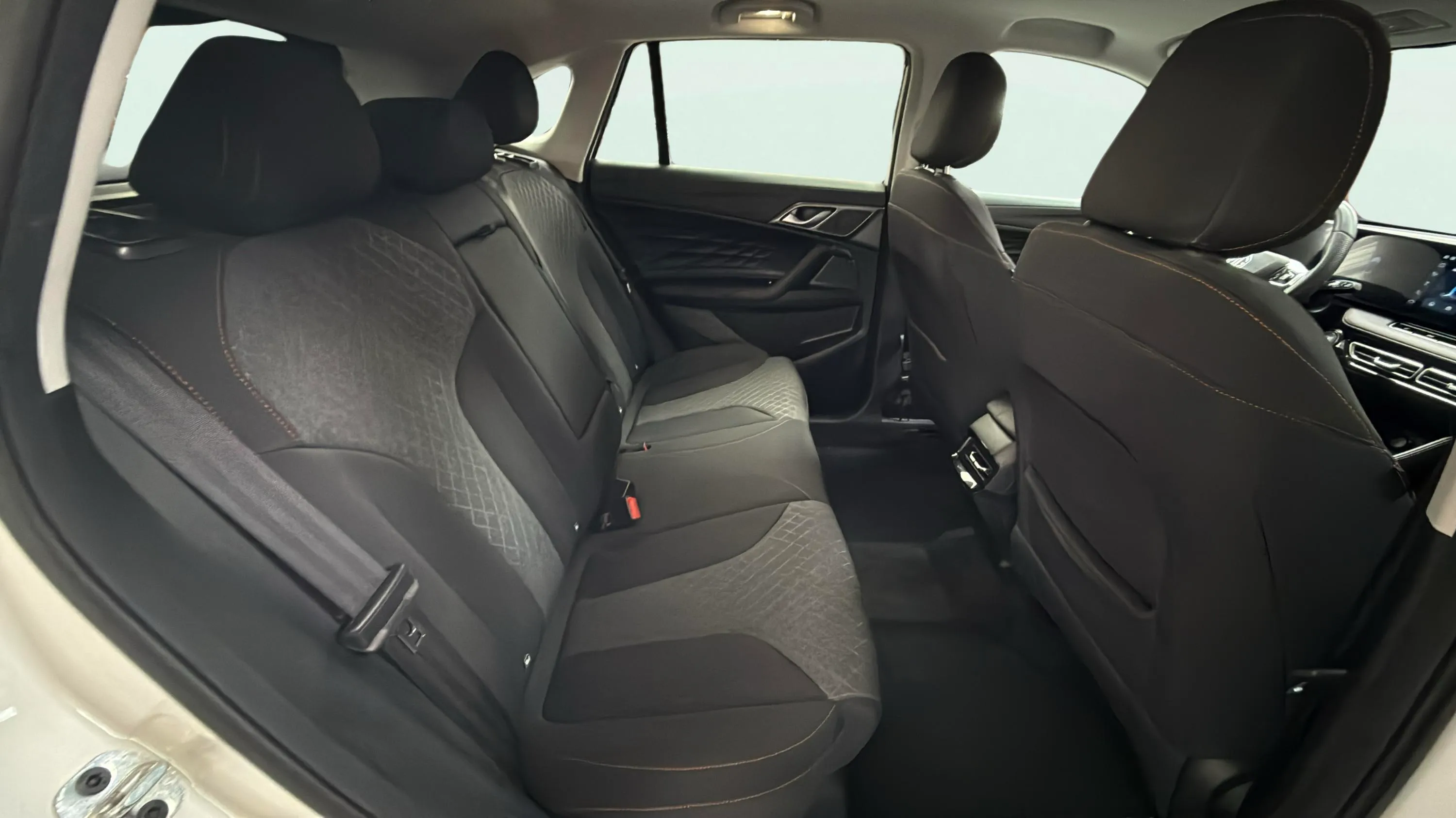 MG HS 1.5 Turbo GDI Comfort - foto 12