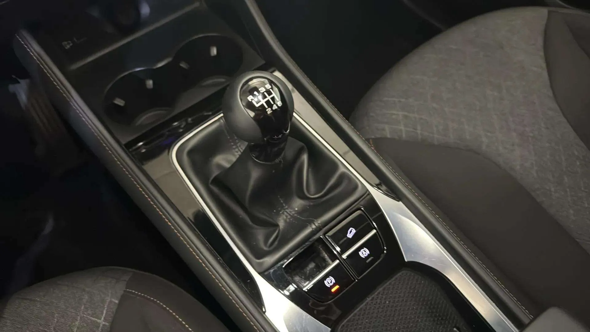 MG HS 1.5 Turbo GDI Comfort - foto 18