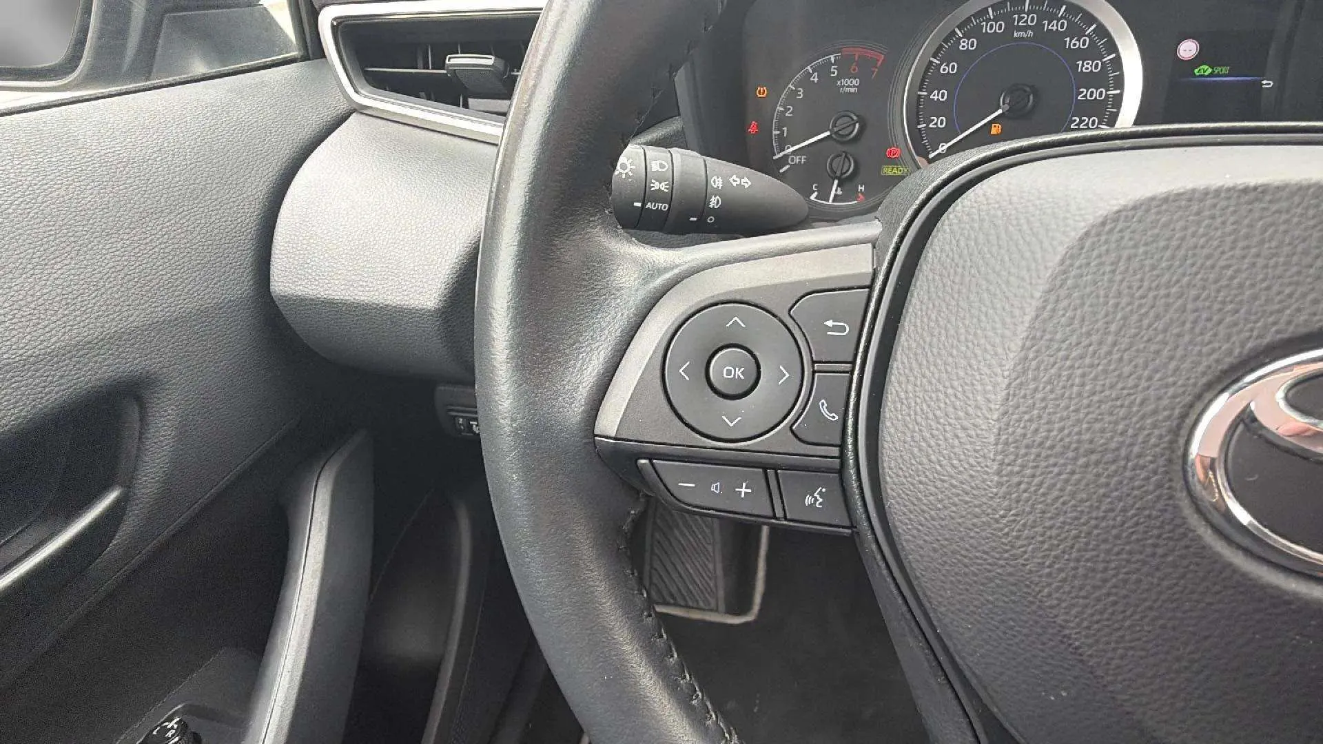 Toyota Corolla 1.8 125H Business E-CVT TOU Sport - foto 9