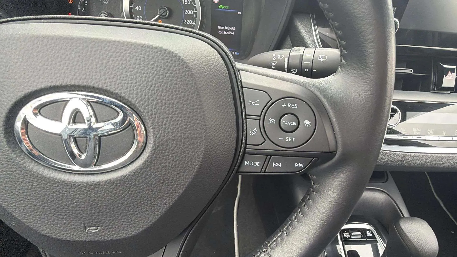 Toyota Corolla 1.8 125H Business E-CVT TOU Sport - foto 13