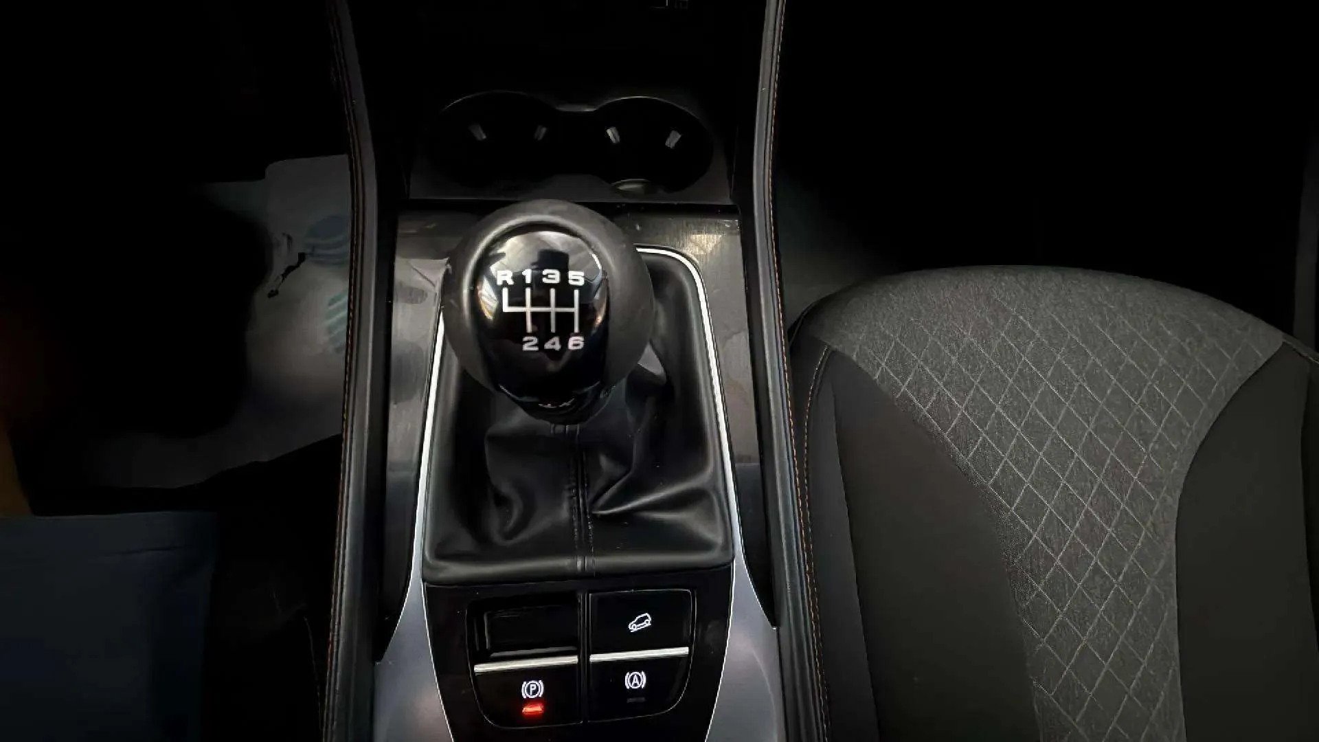 MG HS 1.5T Comfort - foto 26