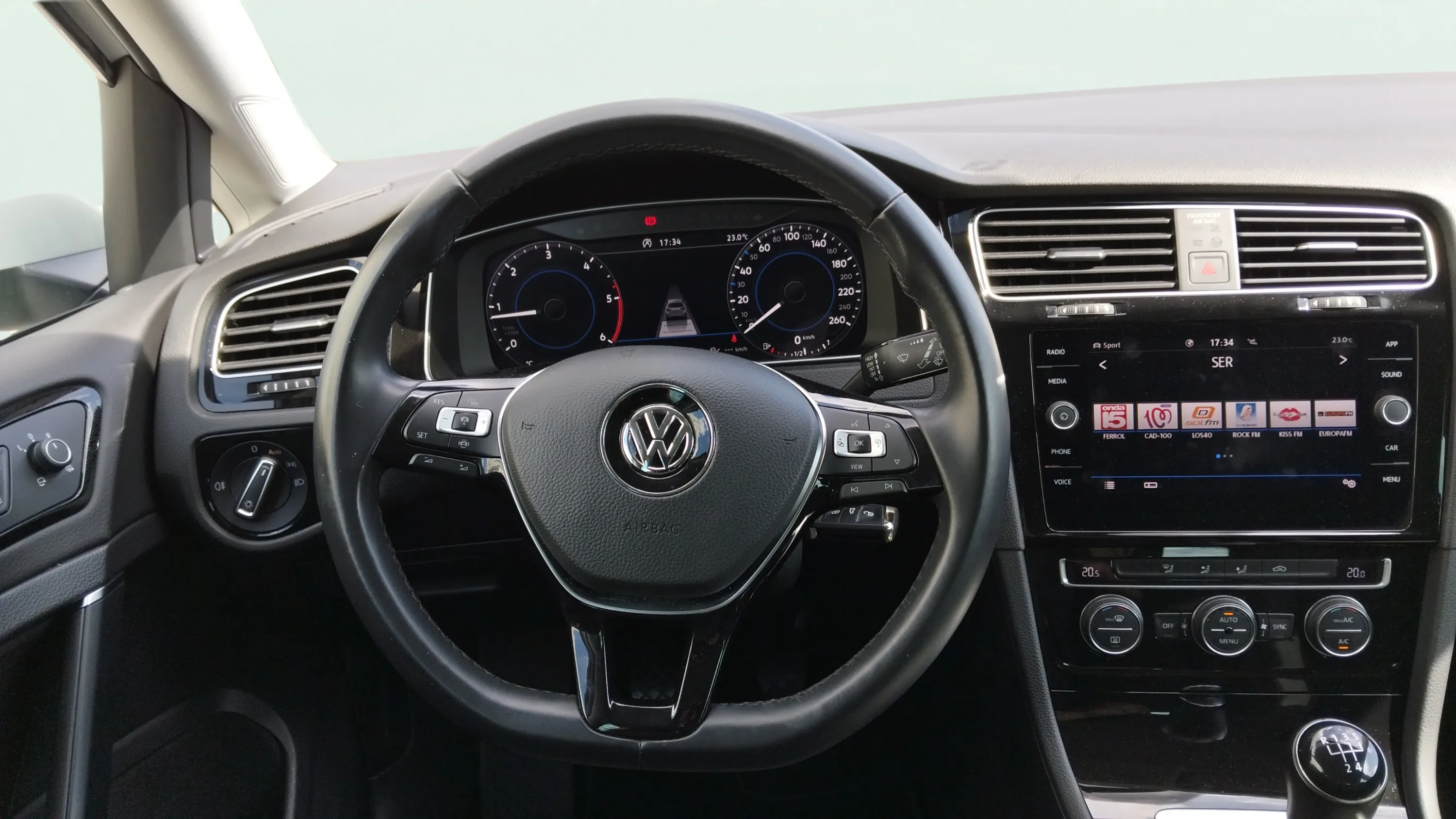 Volkswagen Golf Sport 1.6 TDI - foto 10
