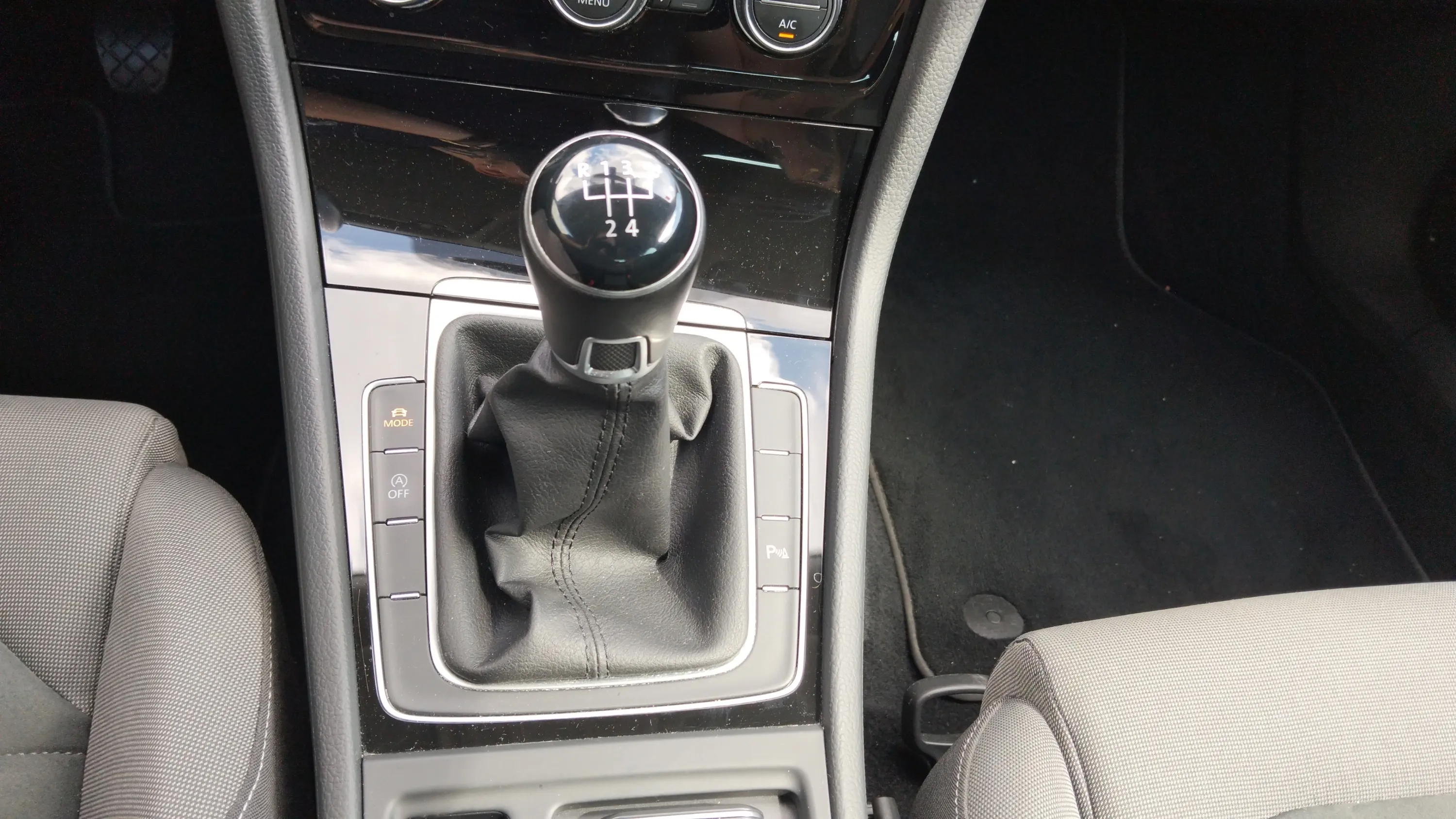 Volkswagen Golf Sport 1.6 TDI - foto 26
