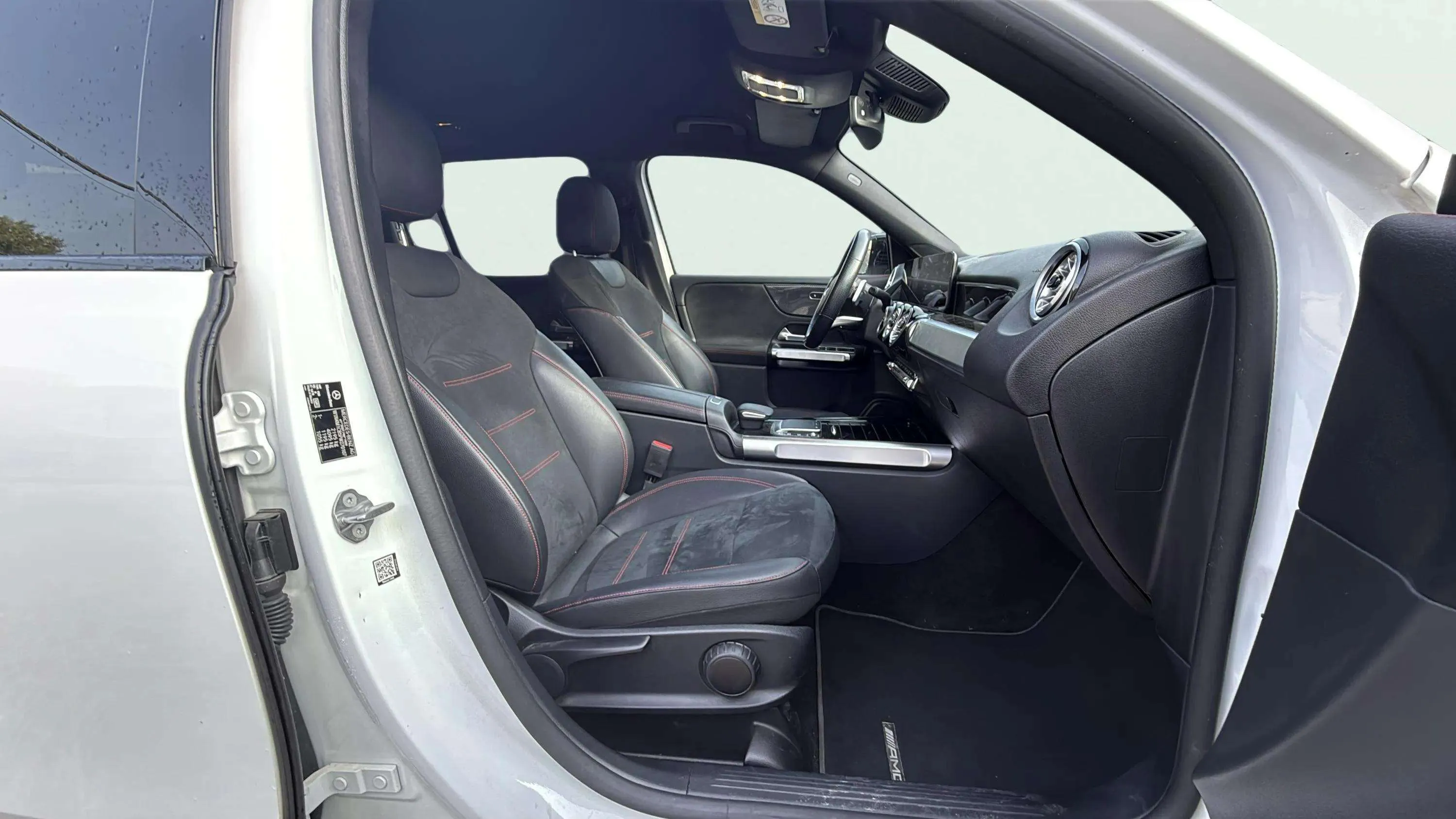 Mercedes-Benz GLB 200 d - foto 14