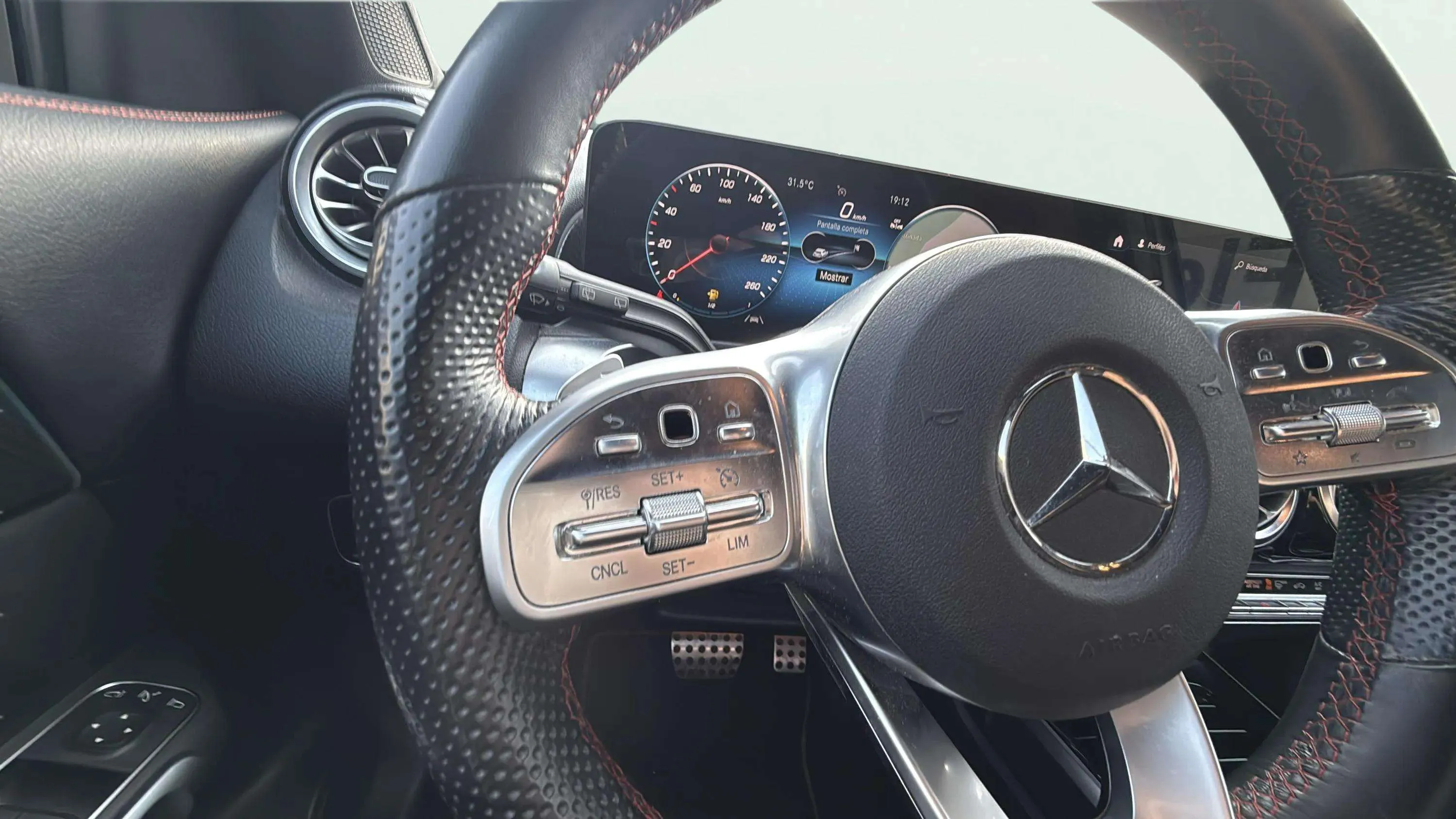 Mercedes-Benz GLB 200 d - foto 13