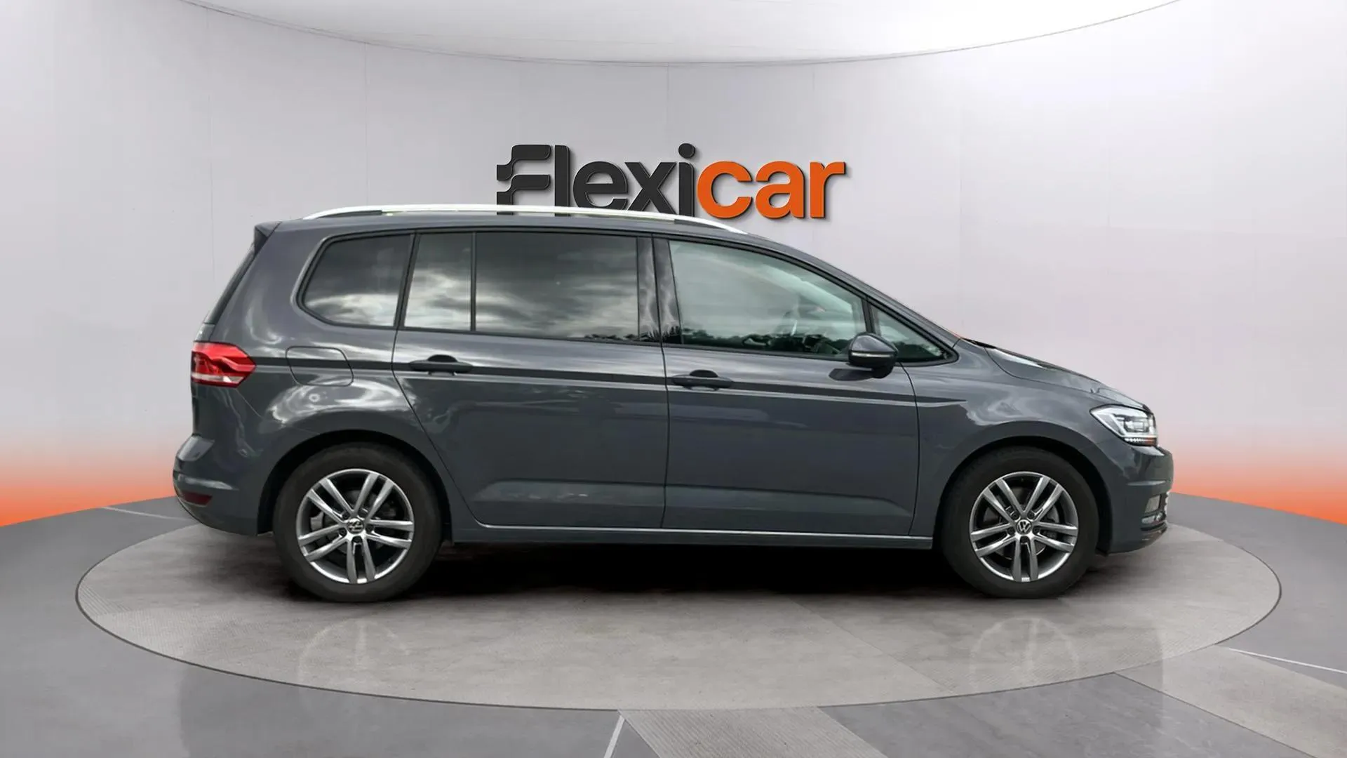 Volkswagen Touran Sport 2.0 TDI DSG - foto 10