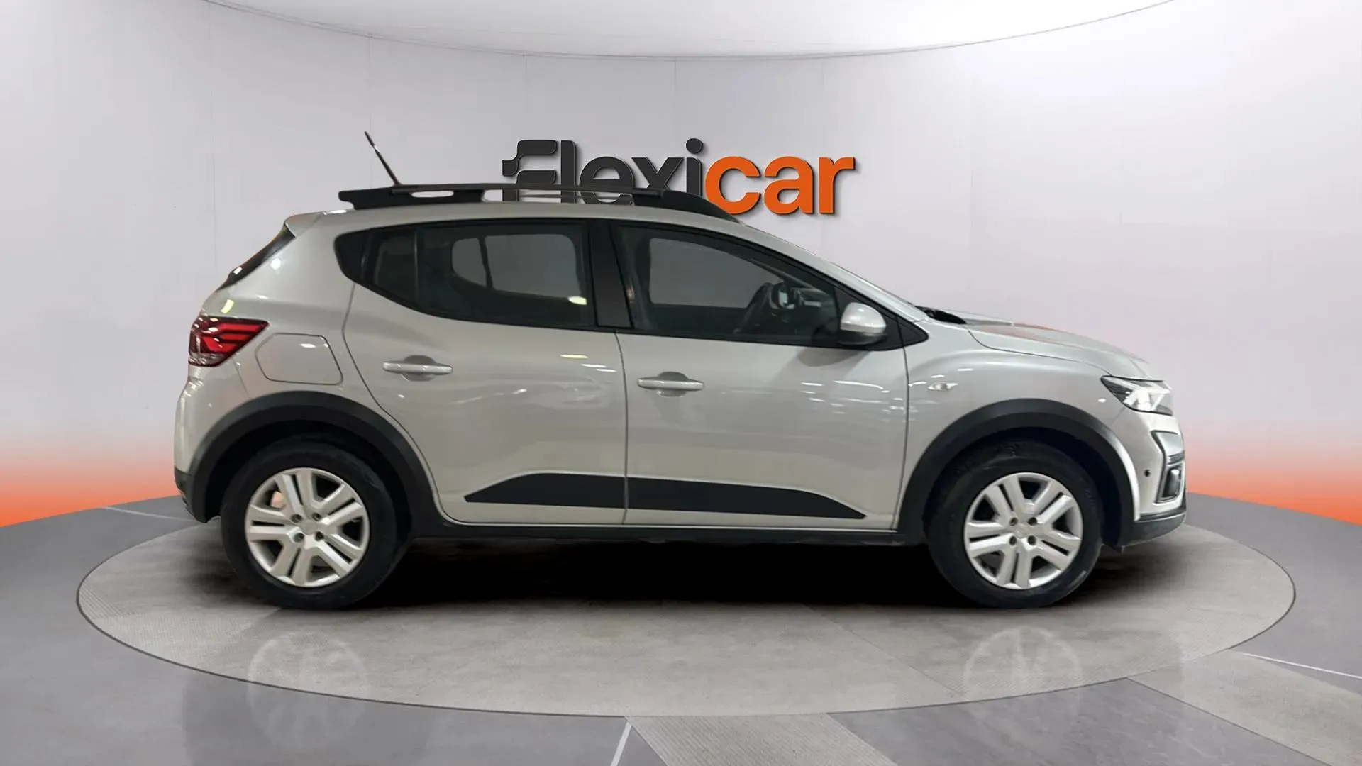 Dacia Sandero Essential TCe - foto 8