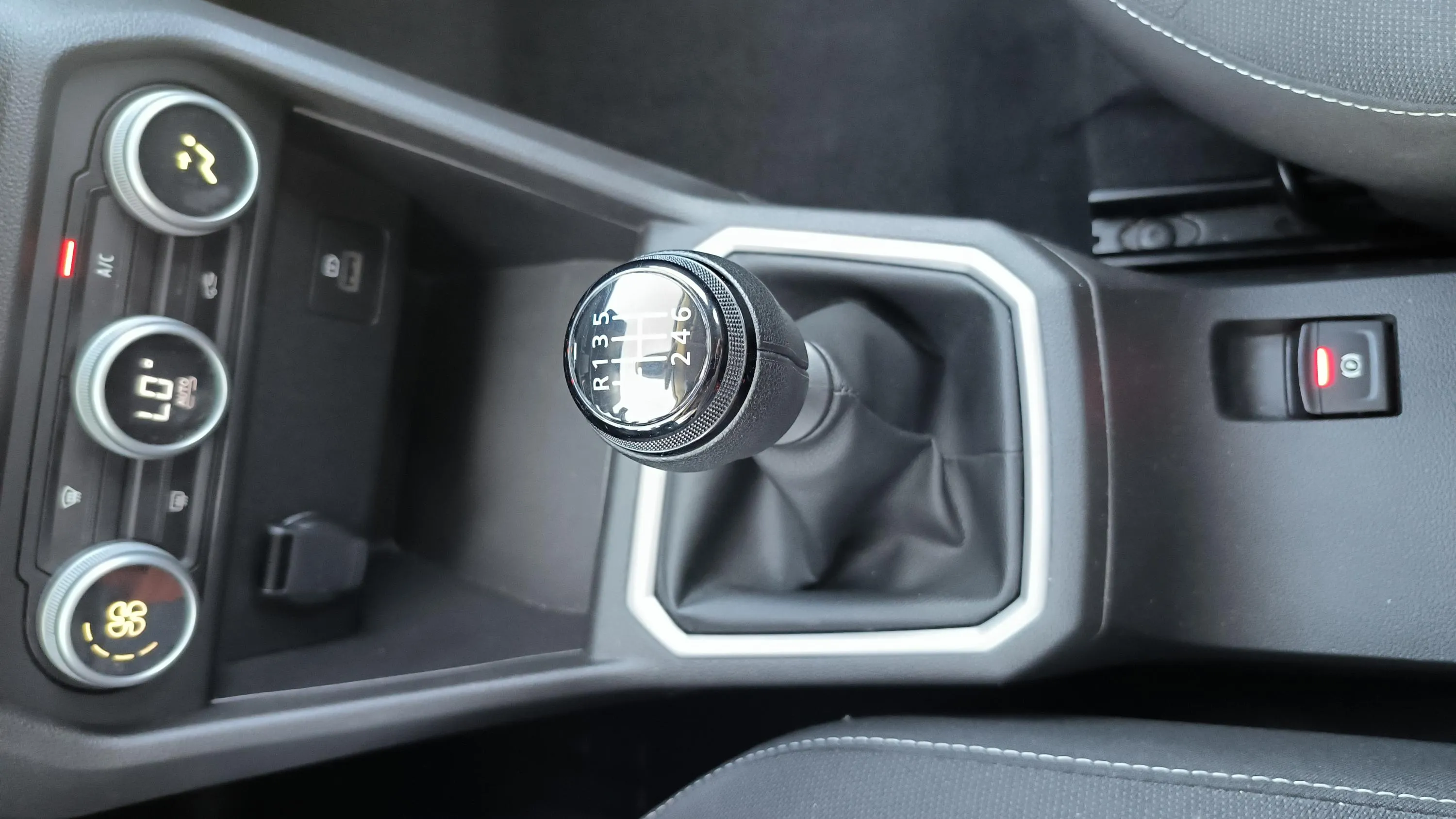Dacia Sandero Stepway Expression TCe - foto 24