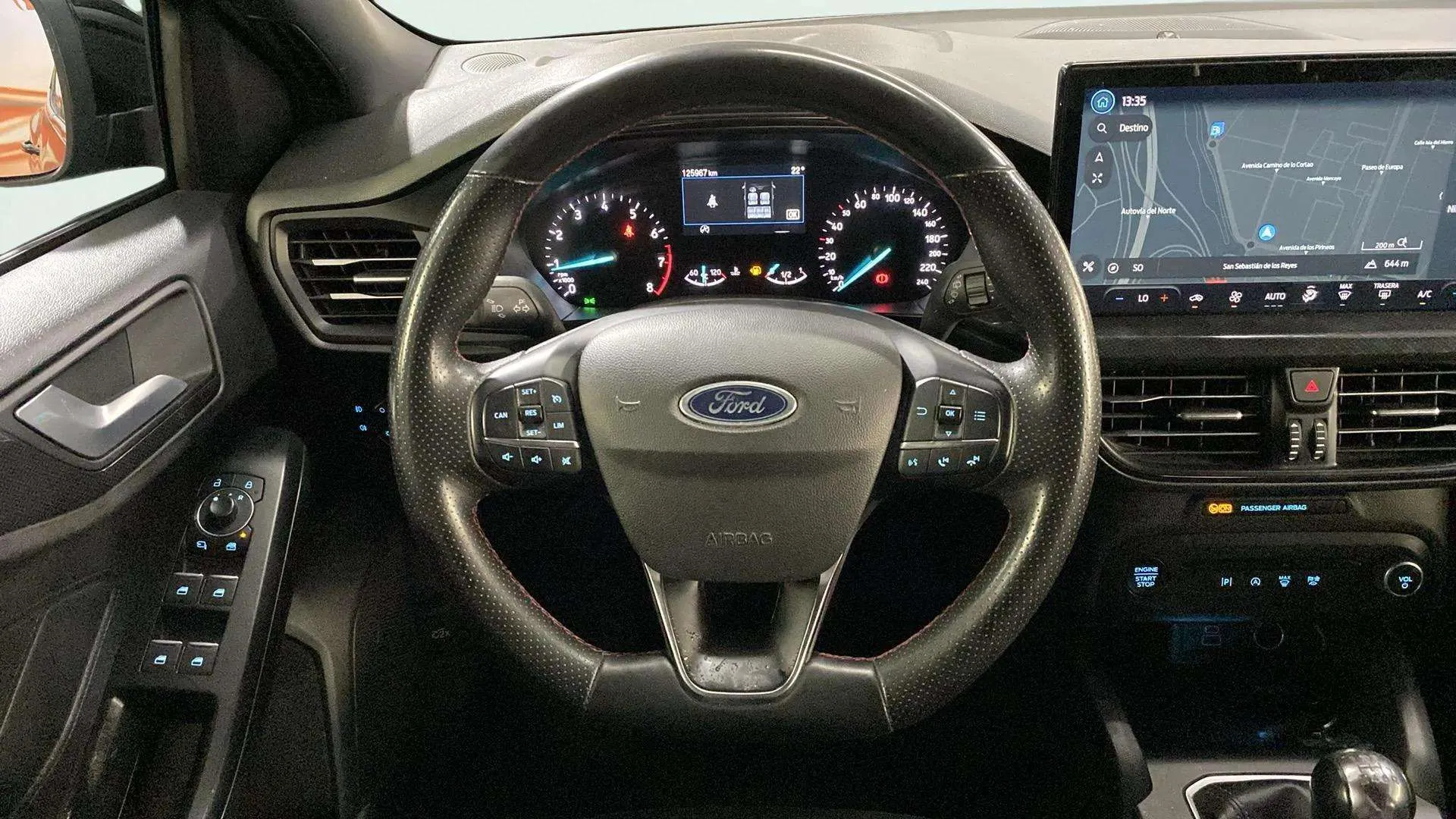 Ford Focus 1.0 EcoBoost MHEV ST-Line - foto 15