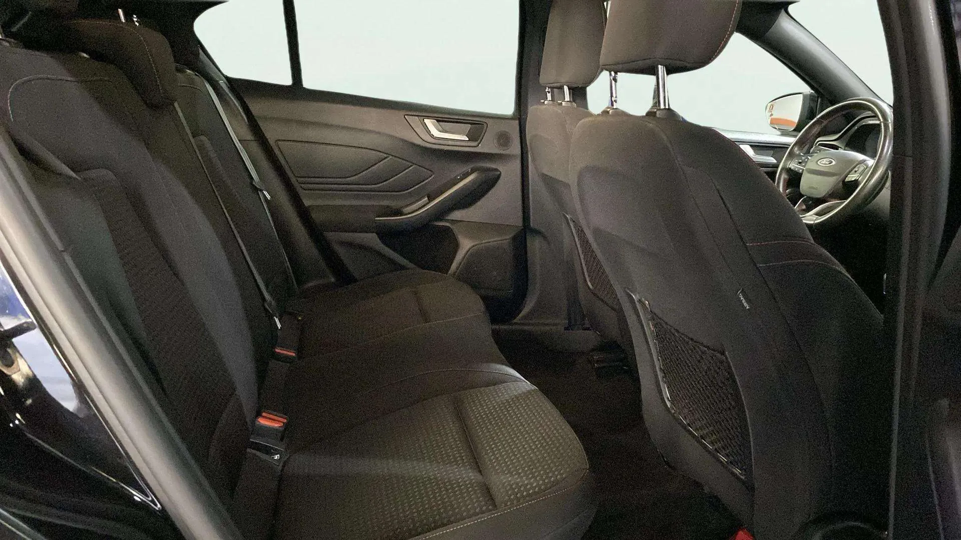 Ford Focus 1.0 EcoBoost MHEV ST-Line - foto 10