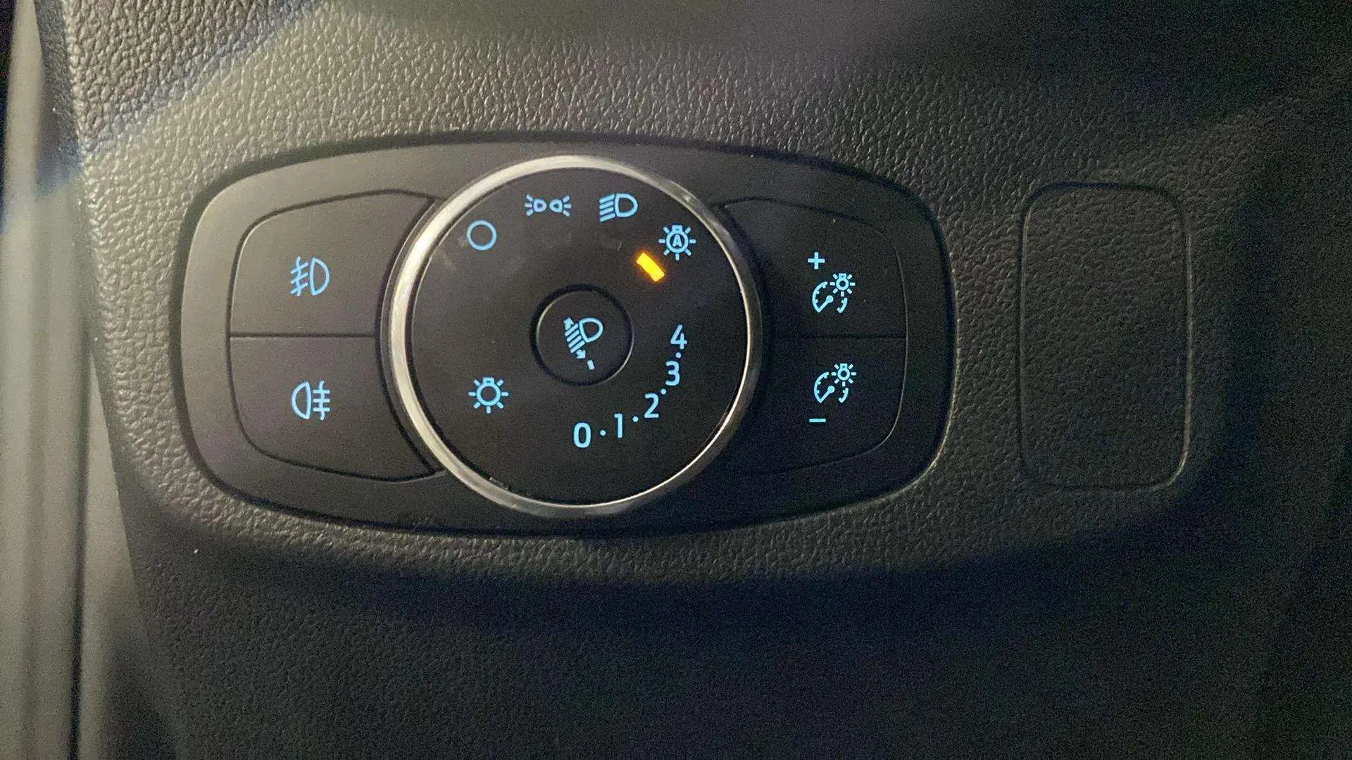 Ford Focus 1.0 EcoBoost MHEV ST-Line - foto 16