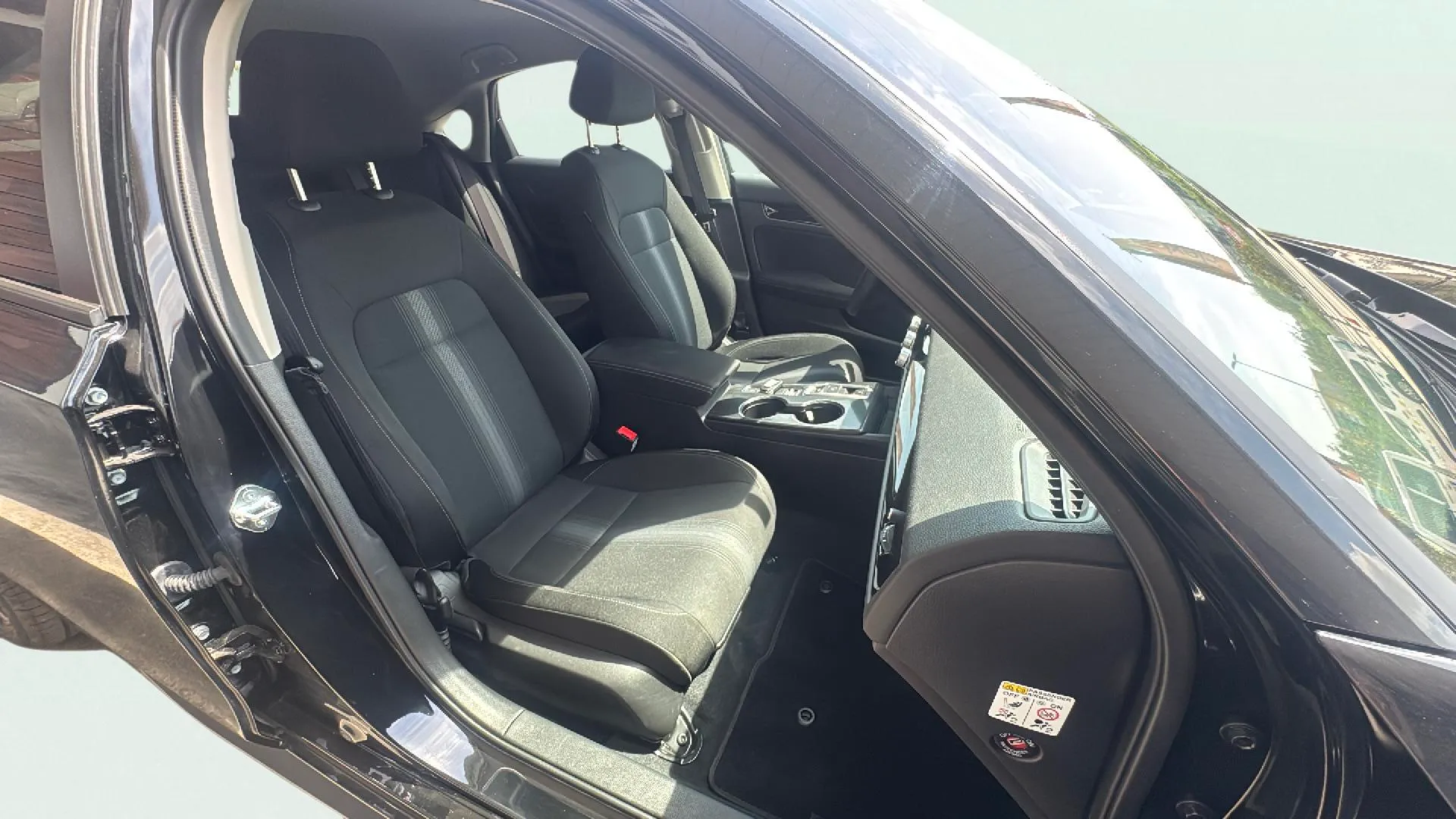 Honda Civic 2.0 i-MMD Advance CVT - foto 13