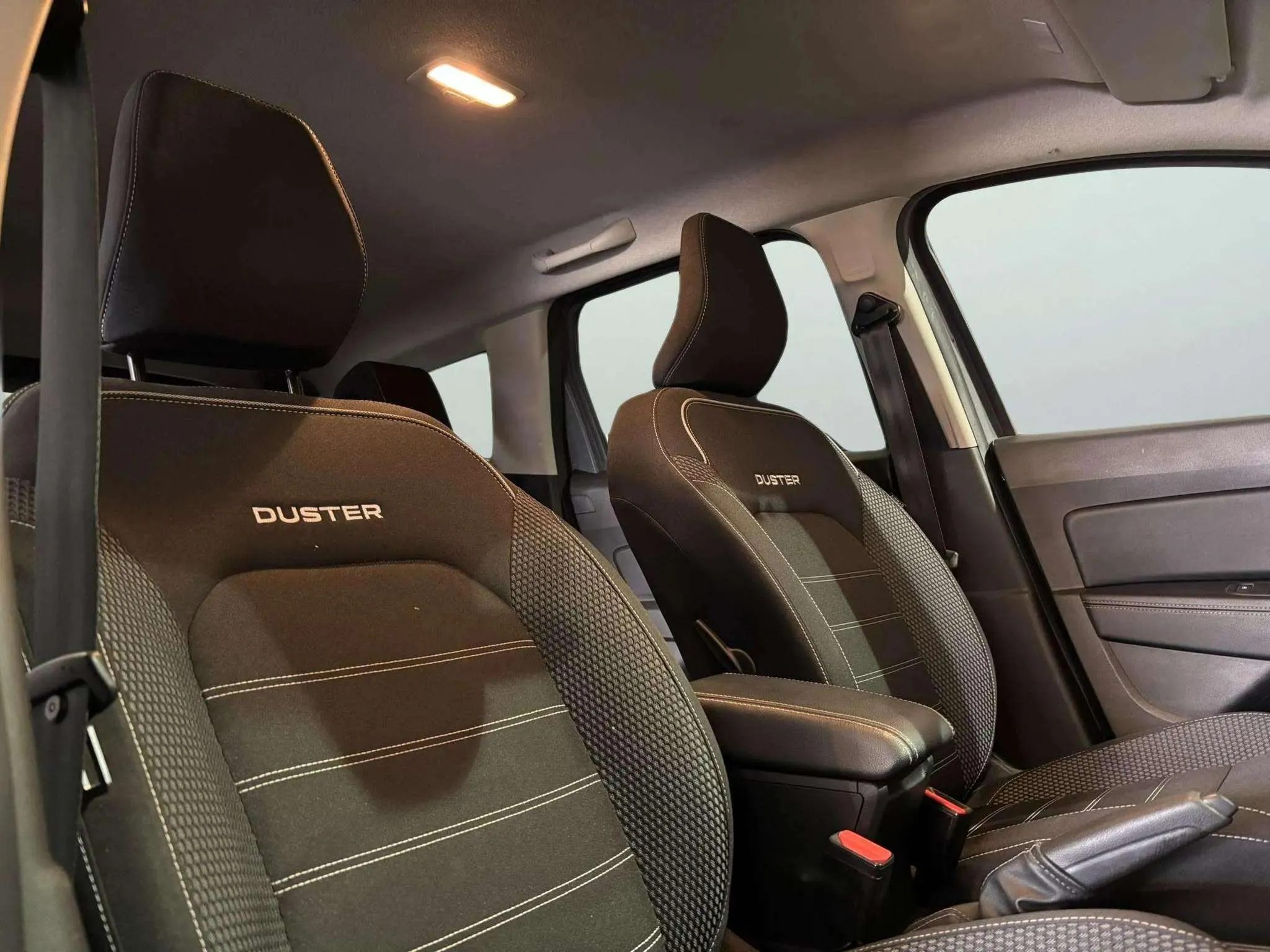 Dacia Duster Journey Go TCe 4x2 EDC - foto 12