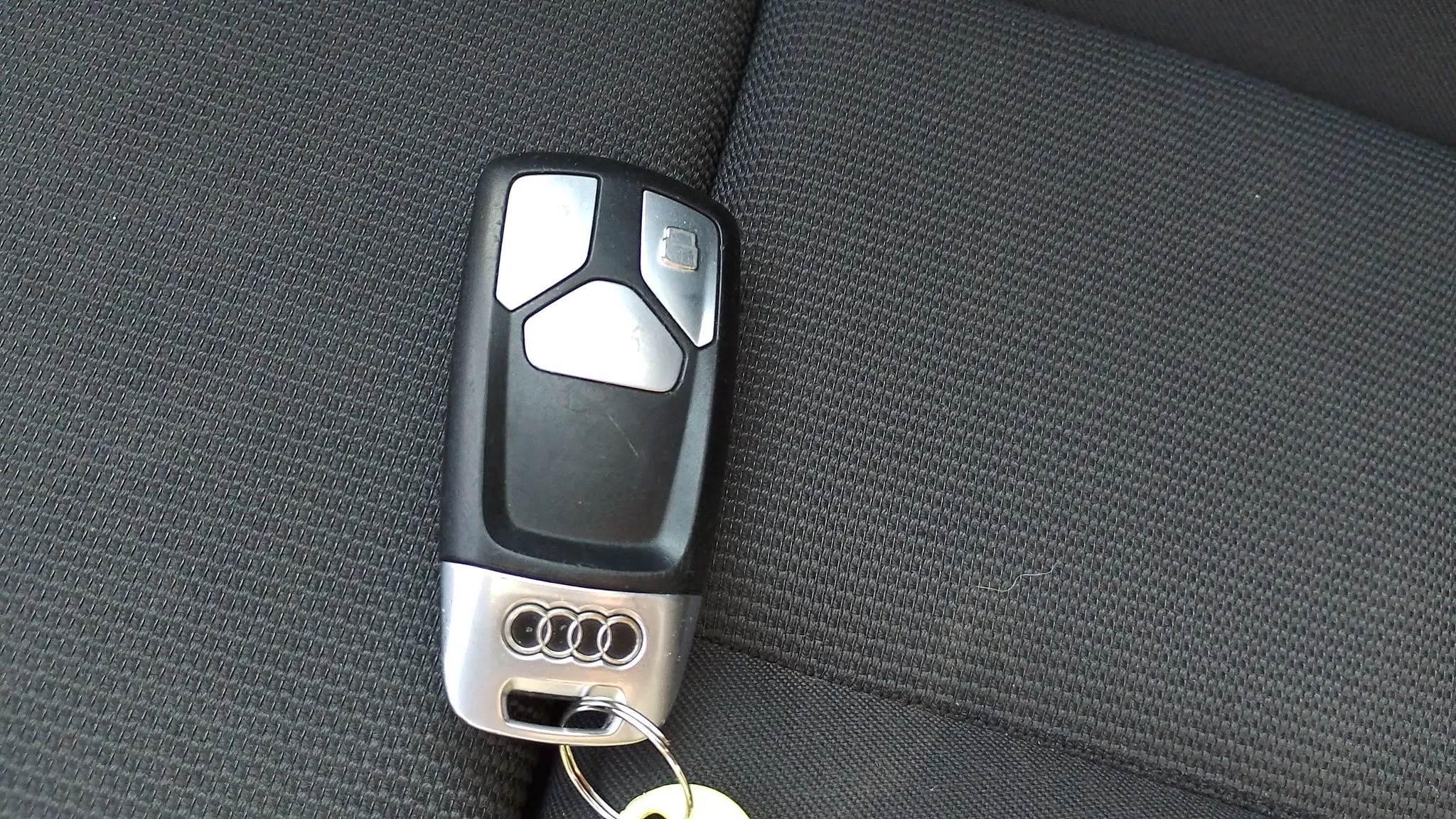 Audi A4 2.0 TDI S tronic - foto 25