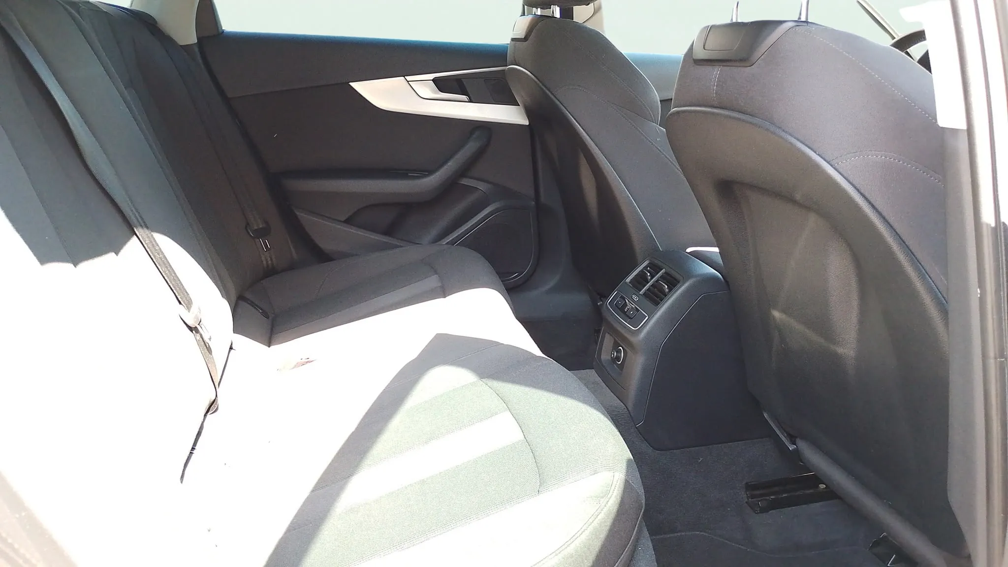 Audi A4 2.0 TDI S tronic - foto 13