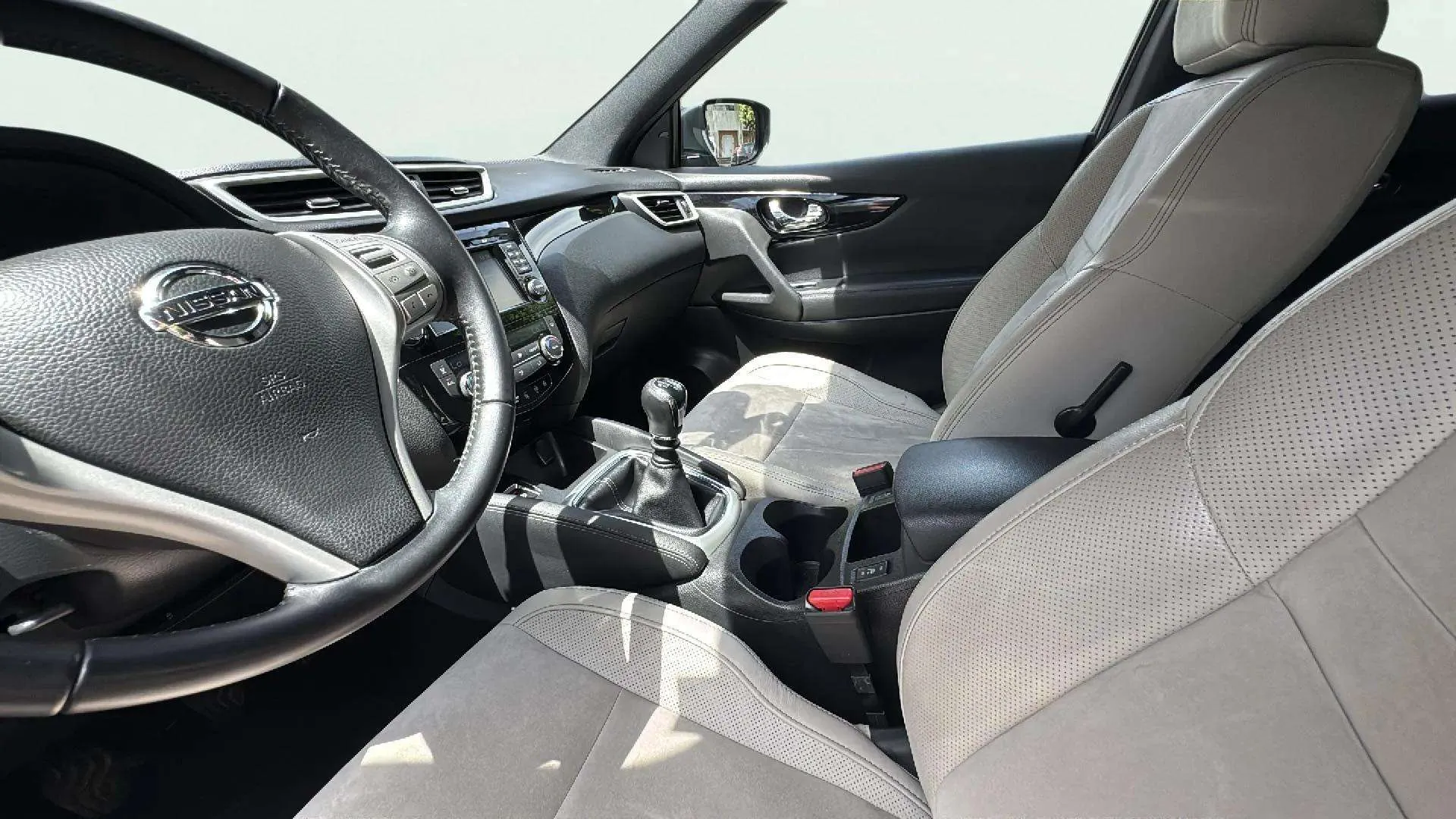 Nissan Qashqai DIG-T N-Connecta - foto 16