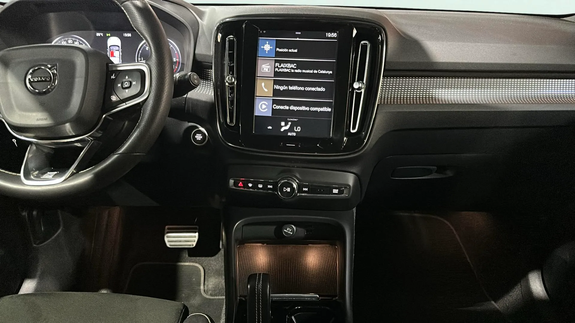 Volvo XC40 2.0 D3 - foto 14