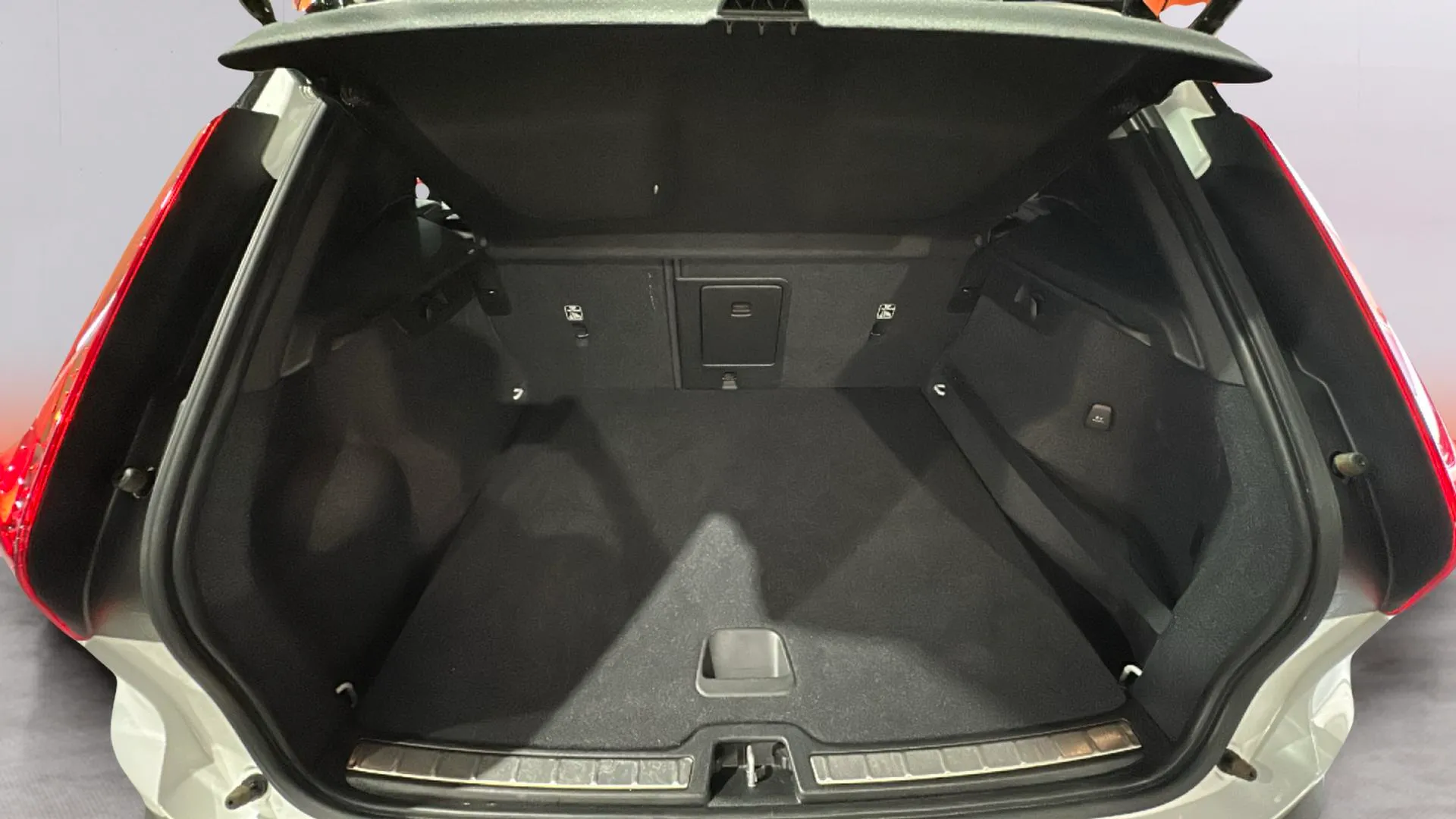 Volvo XC40 2.0 D3 - foto 26