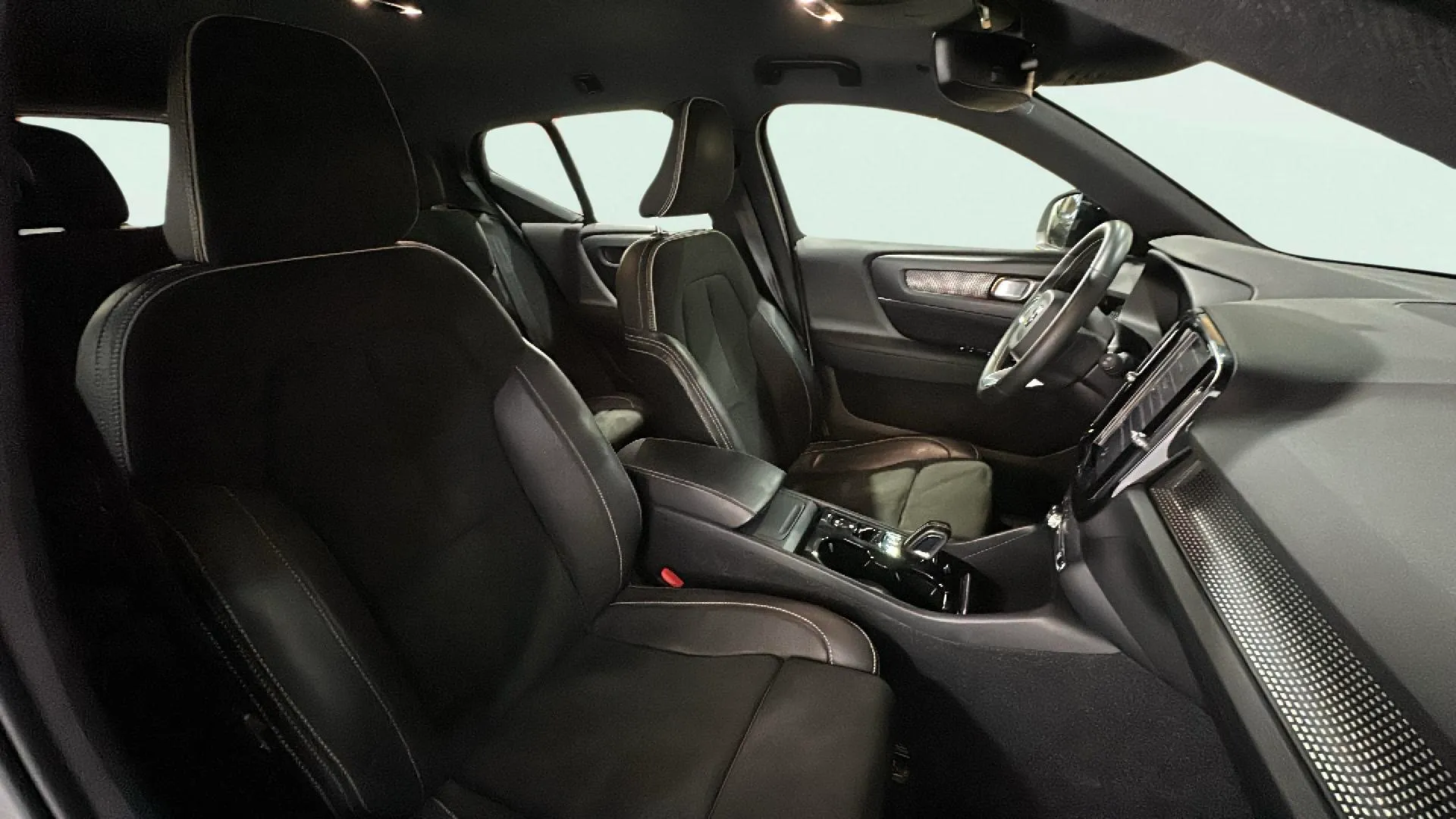 Volvo XC40 2.0 D3 - foto 12