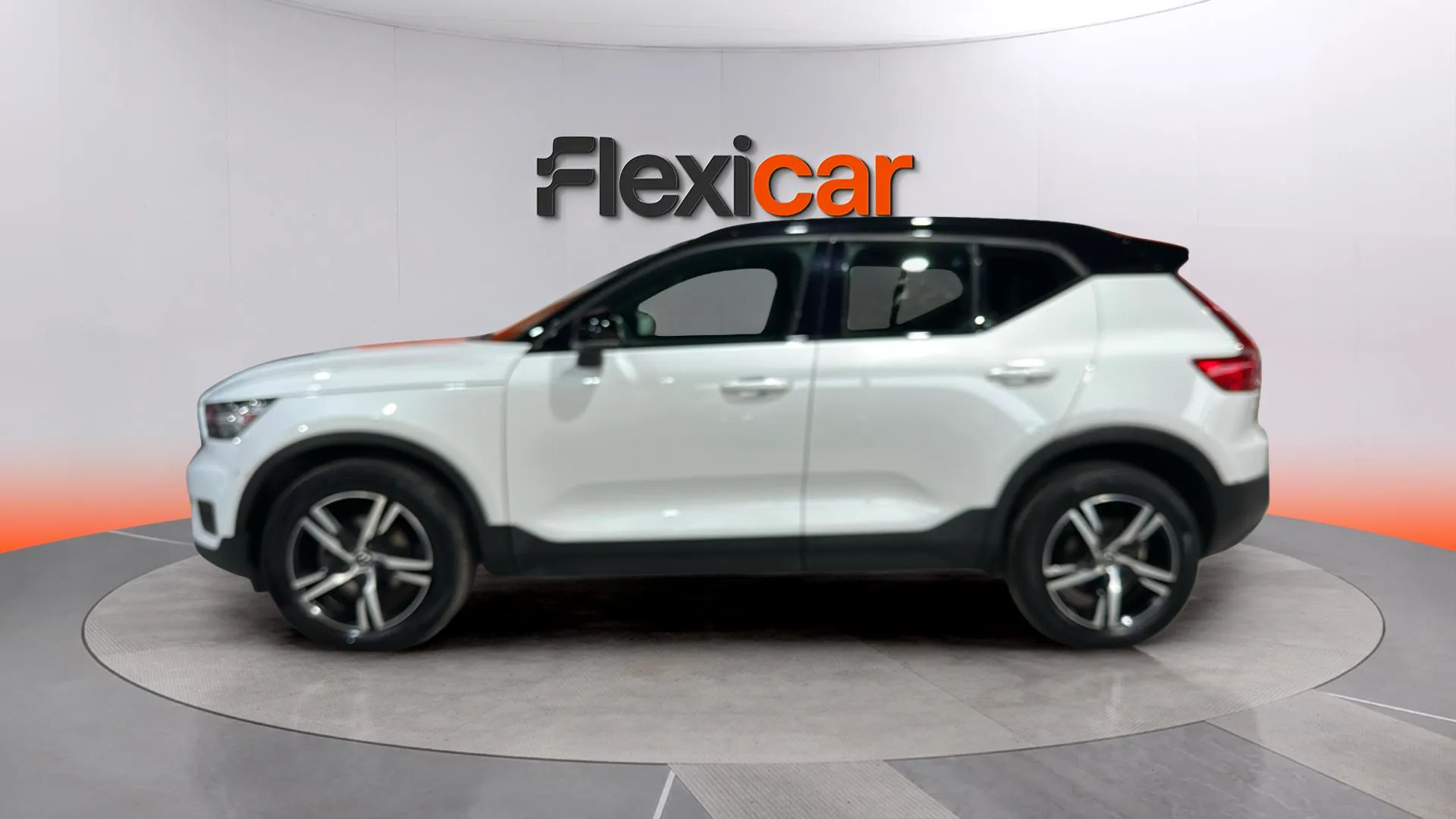 Volvo XC40 2.0 D3 - foto 4