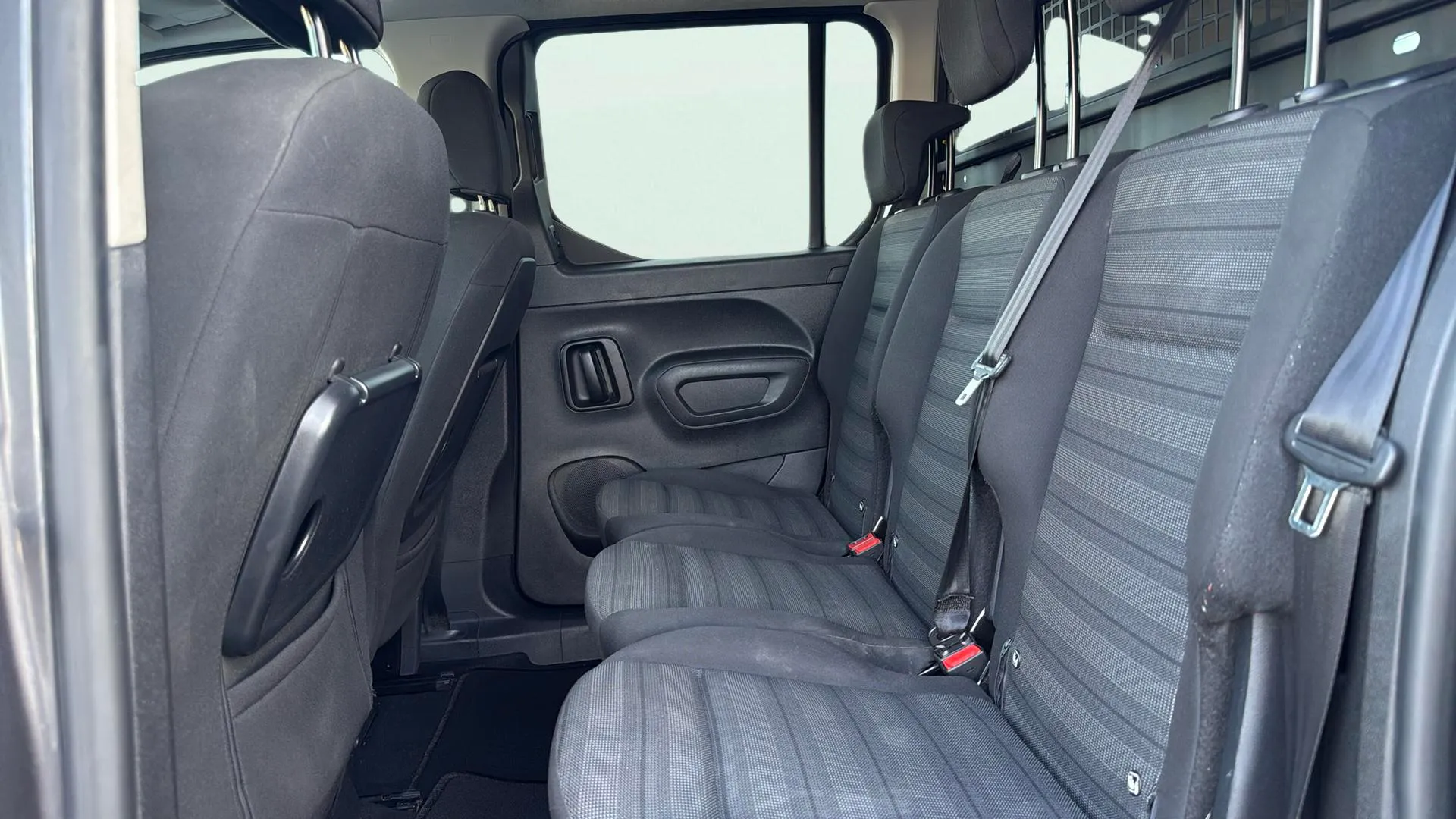 Opel Combo 1.5 TD Elegance XL - foto 17
