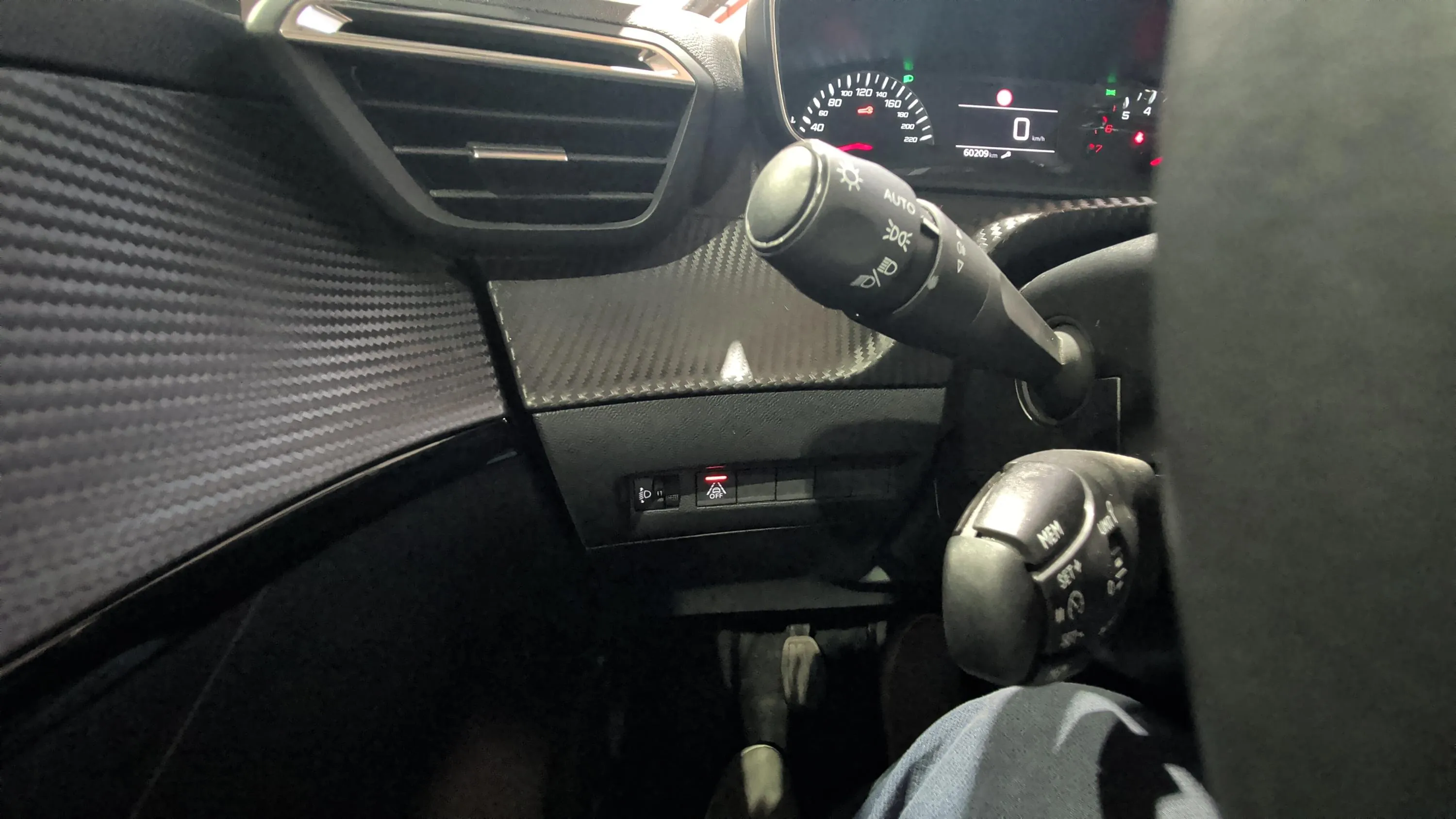 Peugeot 208 BlueHDi Allure Pack - foto 12