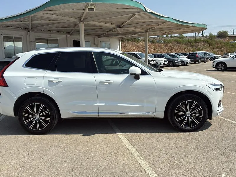 Volvo XC60 2.0 B4 D AWD Inscription - foto 7