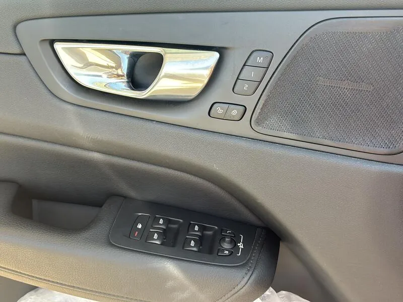 Volvo XC60 2.0 B4 D AWD Inscription - foto 22