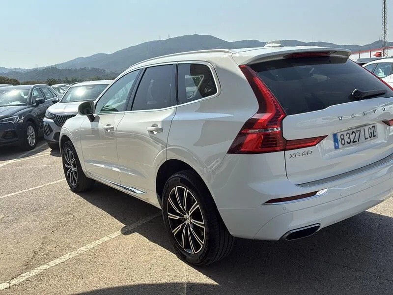 Volvo XC60 2.0 B4 D AWD Inscription - foto 4