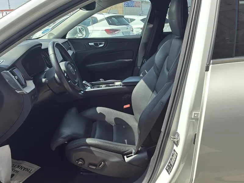 Volvo XC60 2.0 B4 D AWD Inscription - foto 23