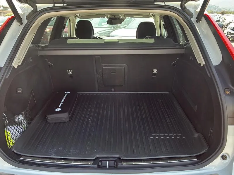 Volvo XC60 2.0 B4 D AWD Inscription - foto 27