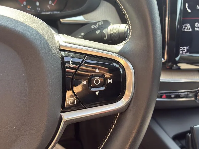 Volvo XC60 2.0 B4 D AWD Inscription - foto 12