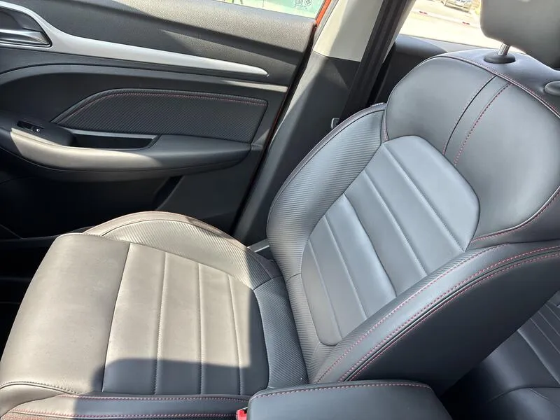 MG ZS 1.5 Luxury - foto 23