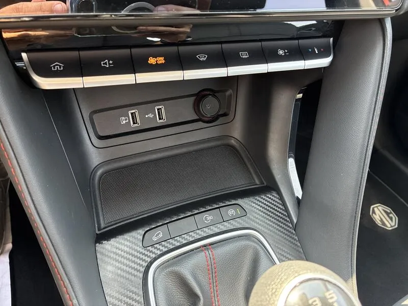 MG ZS 1.5 Luxury - foto 15