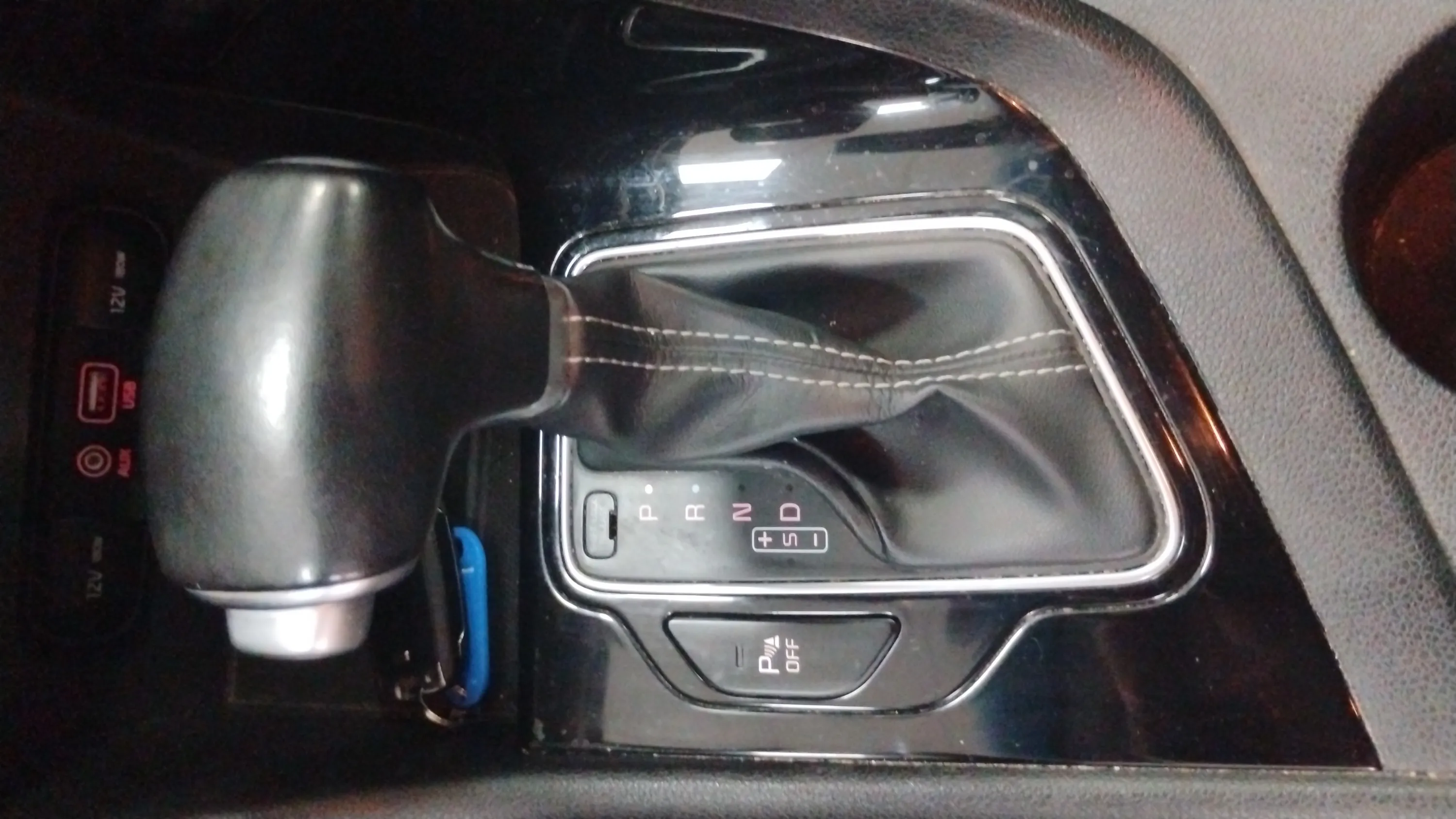 Kia Niro 1.6 GDi Híbrido Emotion - foto 23