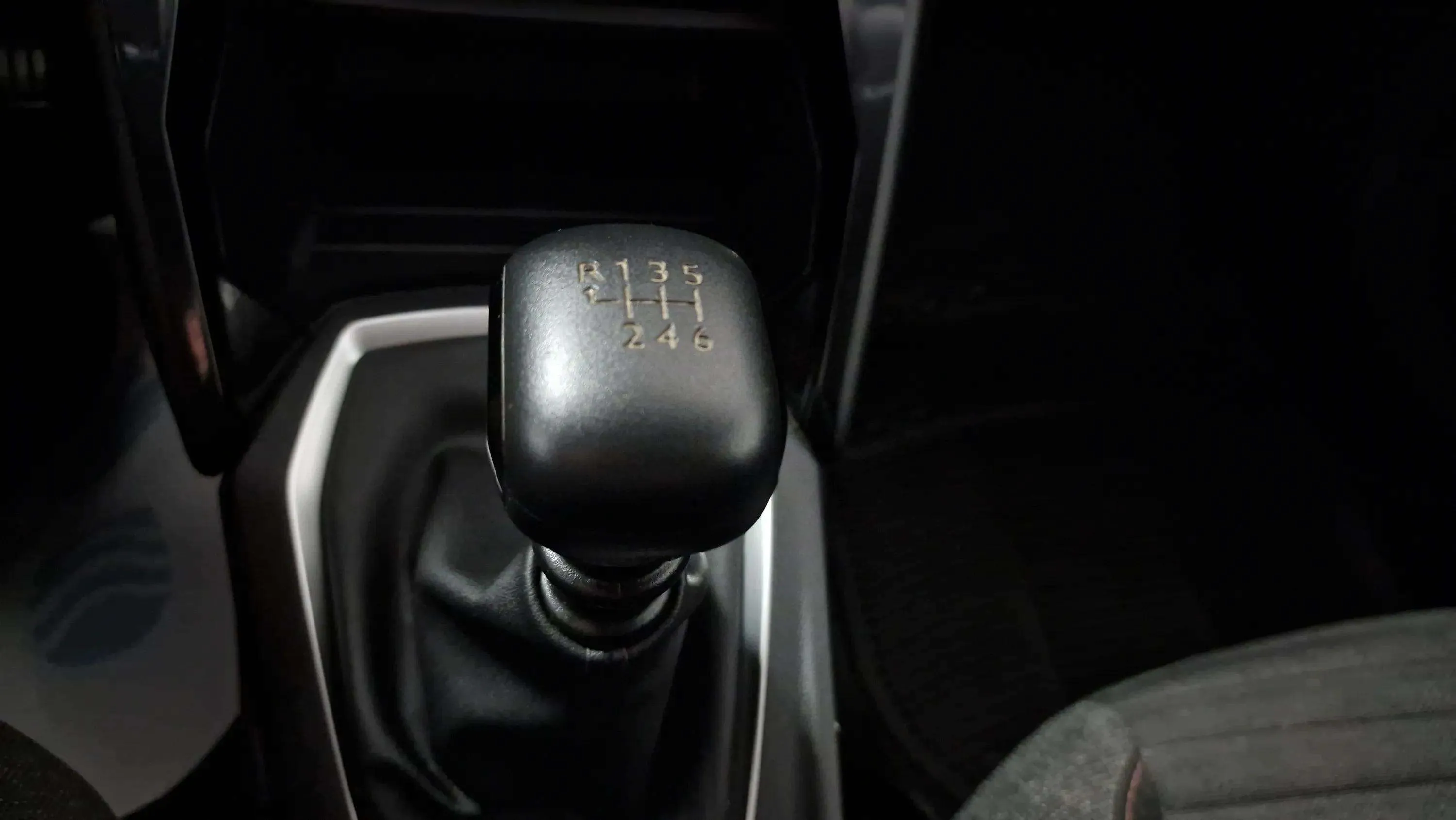 Peugeot 2008 Active Pack PureTech 100 BVM6 - foto 10