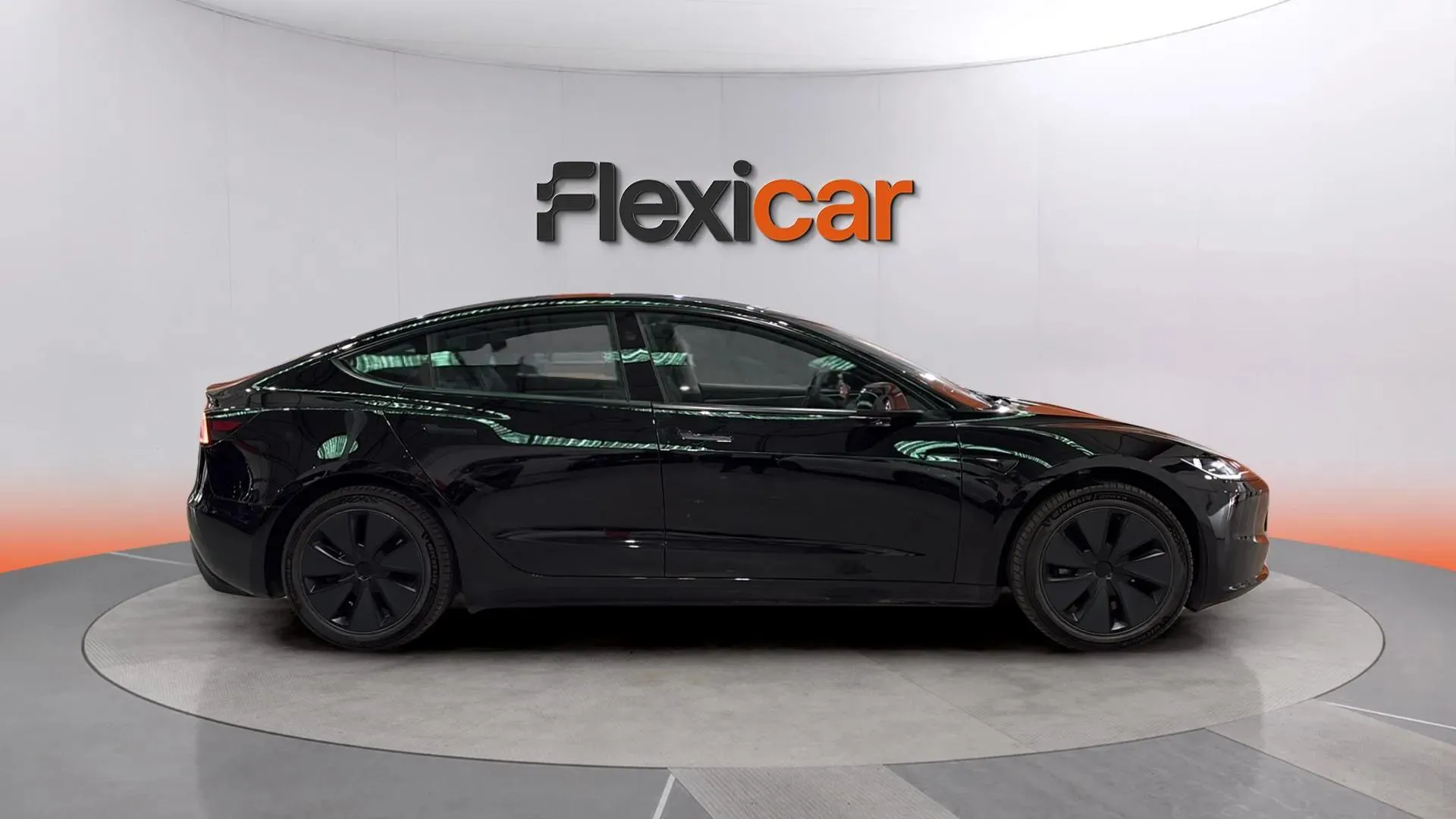 Tesla Model 3 RWD - foto 8
