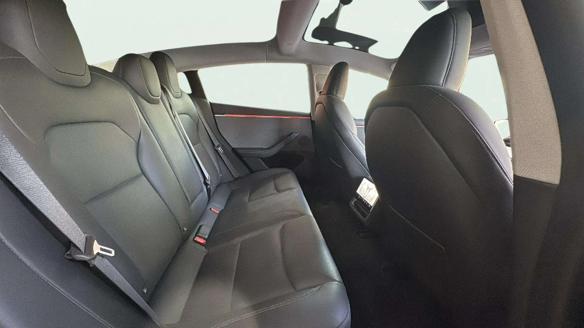 Tesla Model 3 RWD - foto 19