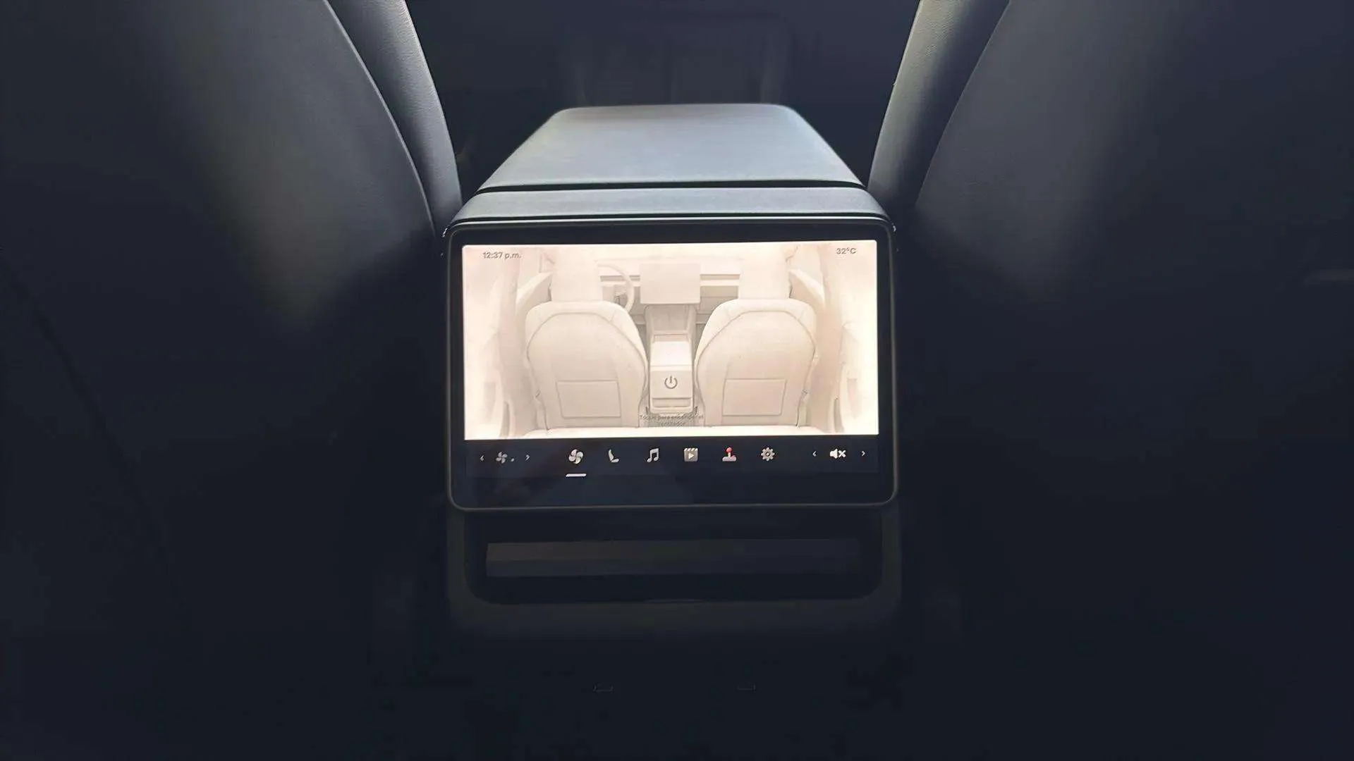 Tesla Model 3 RWD - foto 13