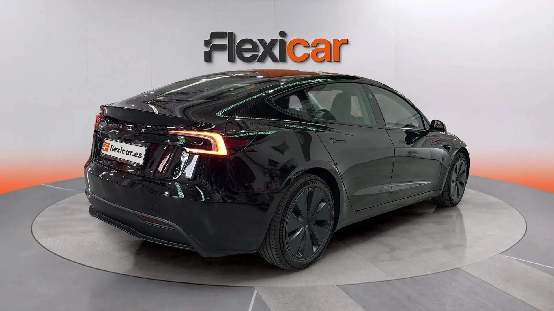 Tesla Model 3 RWD - foto 7