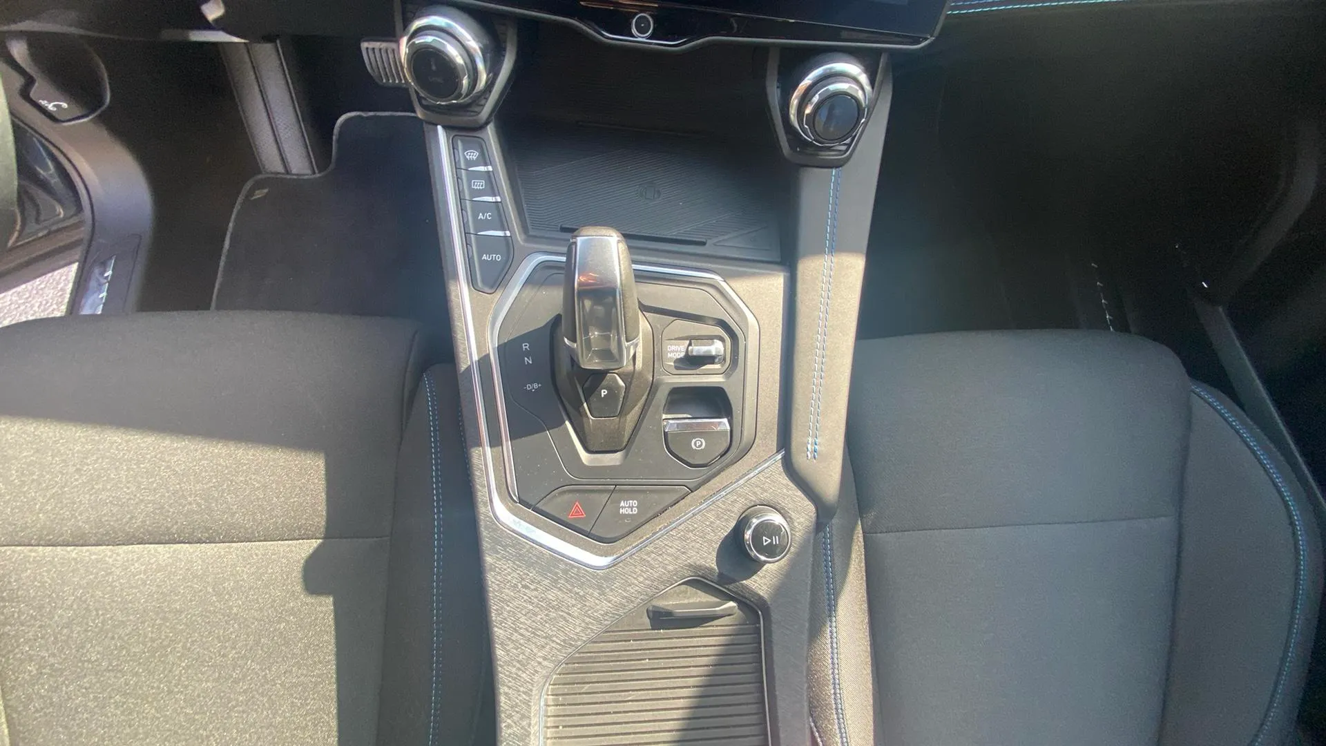 Lynk & Co 01 1.5 PHEV - foto 13