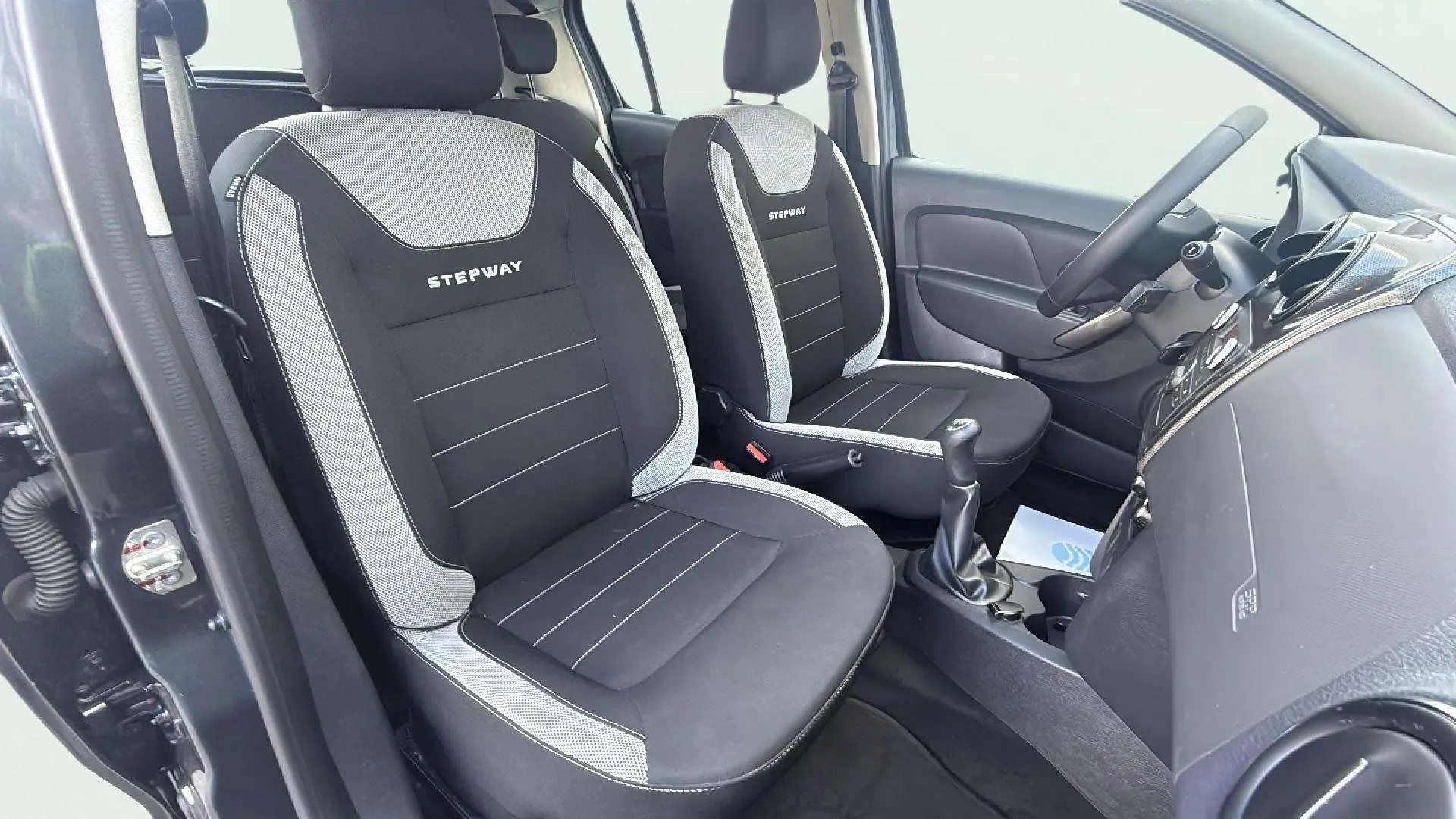 Dacia Sandero Comfort TCe 1.0 SS - foto 21