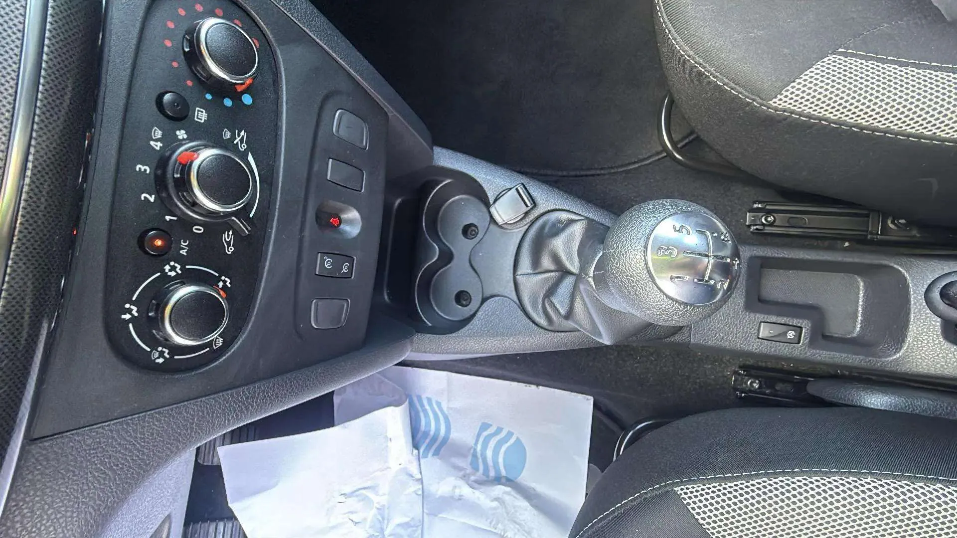 Dacia Sandero Comfort TCe 1.0 SS - foto 17