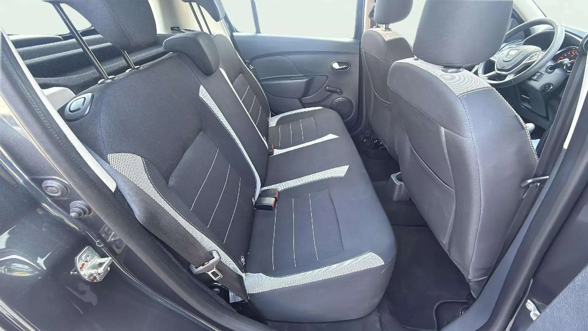Dacia Sandero Comfort TCe 1.0 SS - foto 22