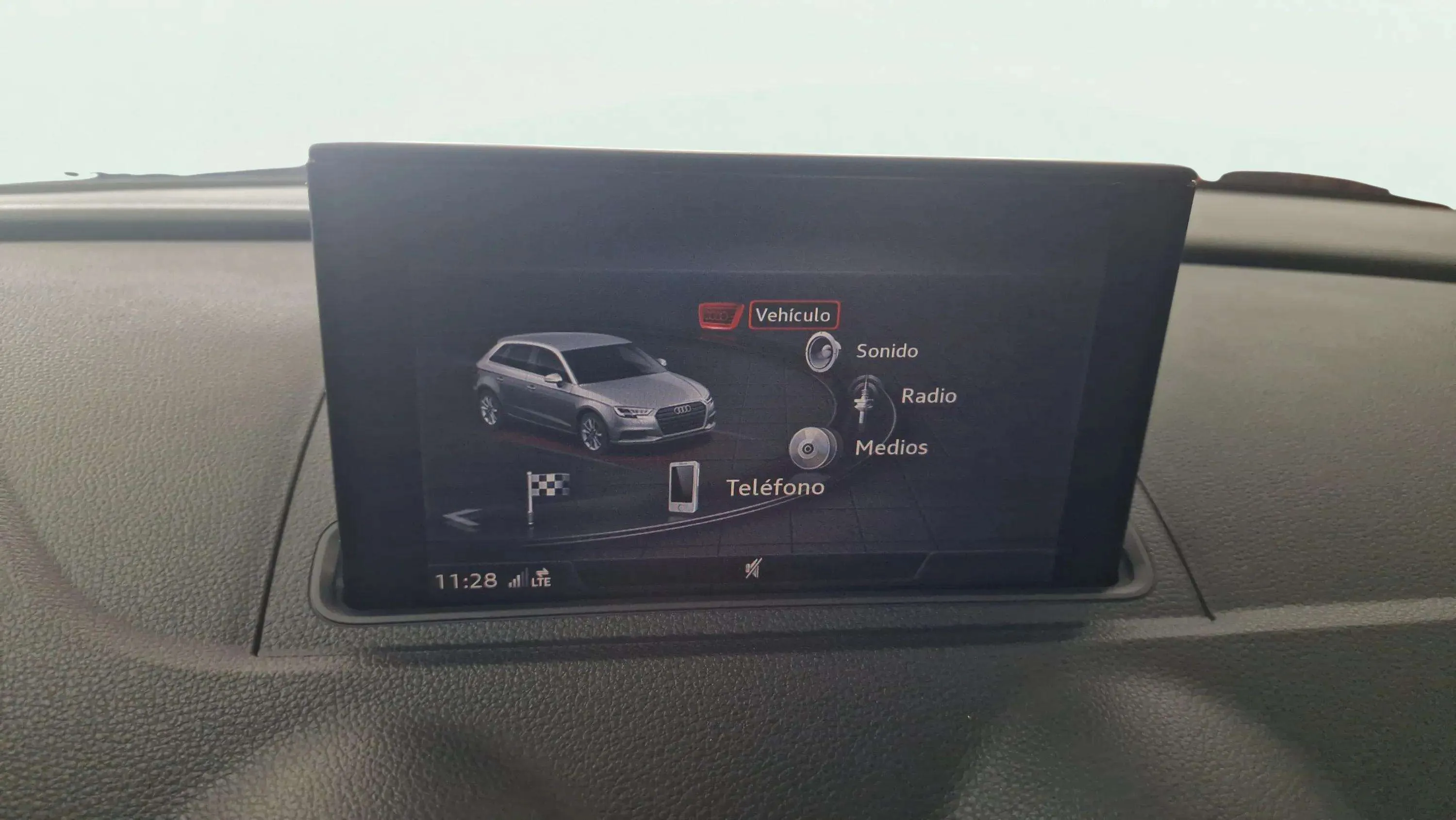 Audi A3 Black line 35 TDI S tron Sportback - foto 13