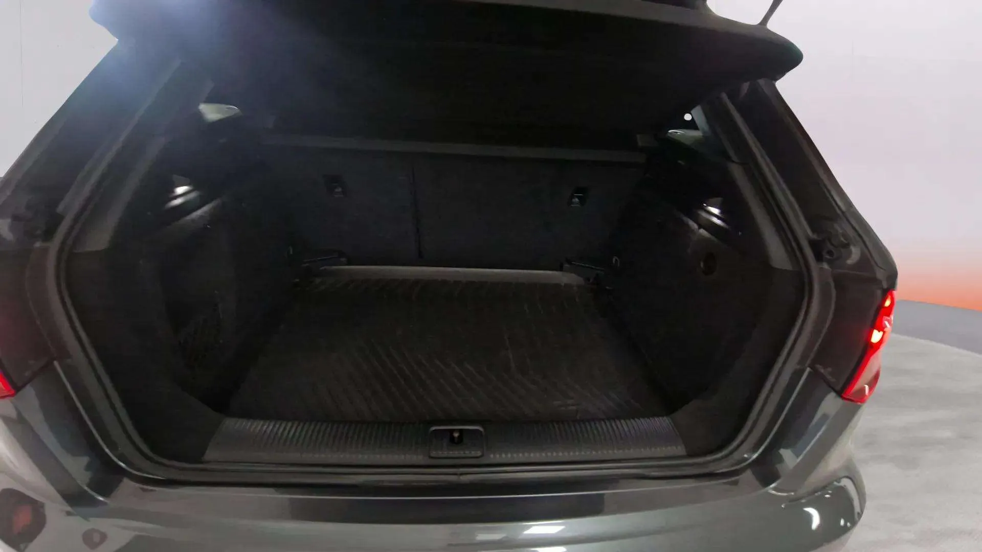 Audi A3 Black line 35 TDI S tron Sportback - foto 23