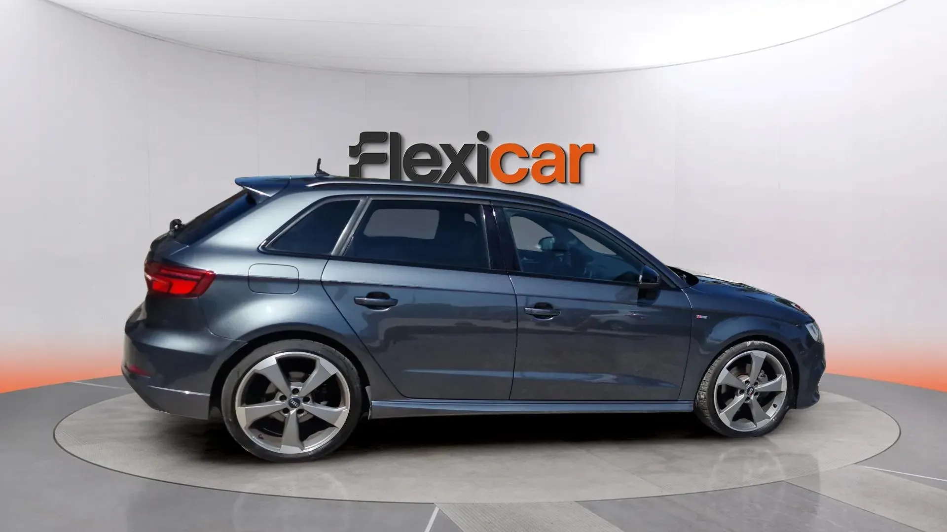 Audi A3 Black line 35 TDI S tron Sportback - foto 8