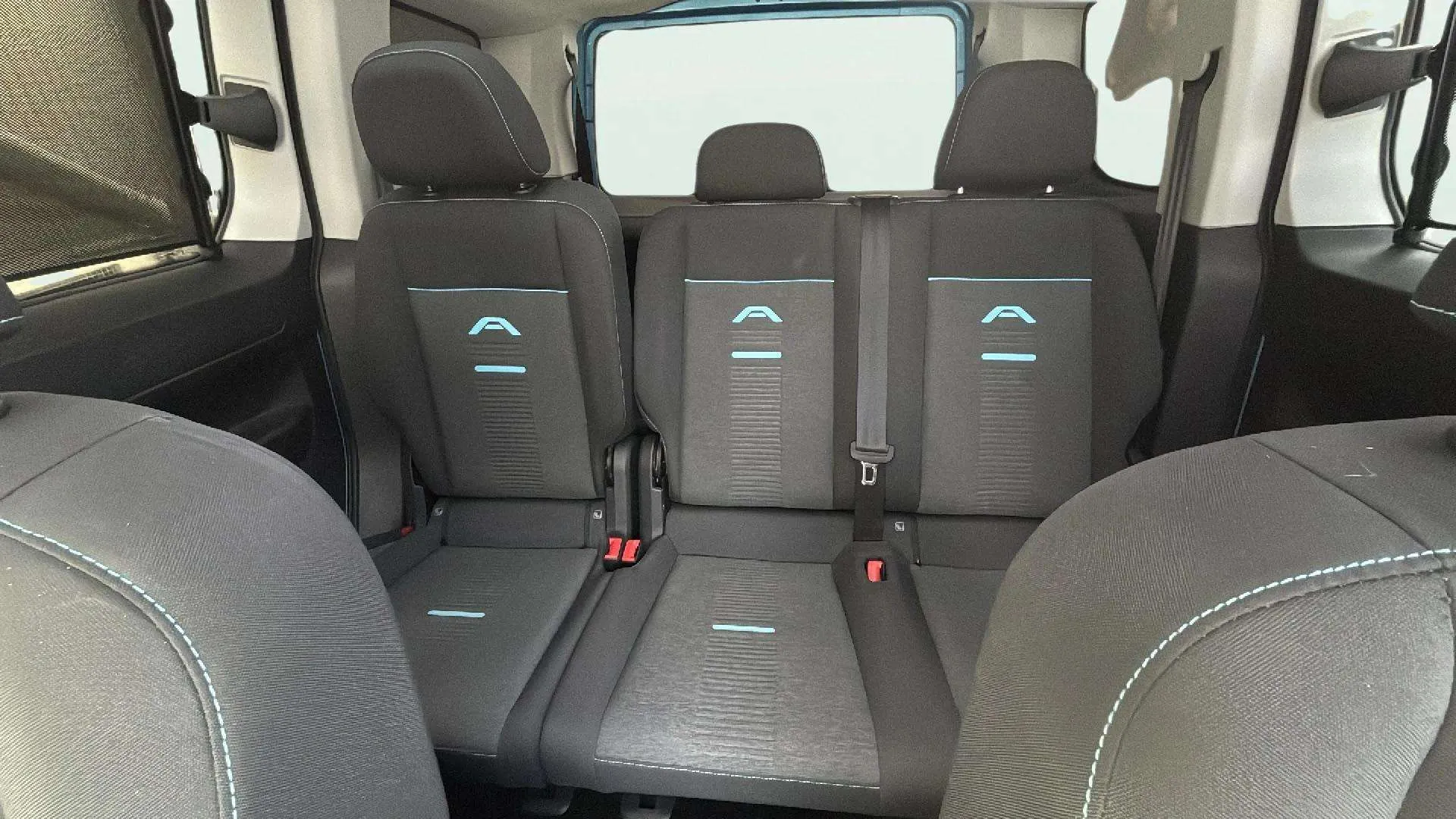 Ford Grand Tourneo Connect 2.0 EcoBlue Active - foto 15