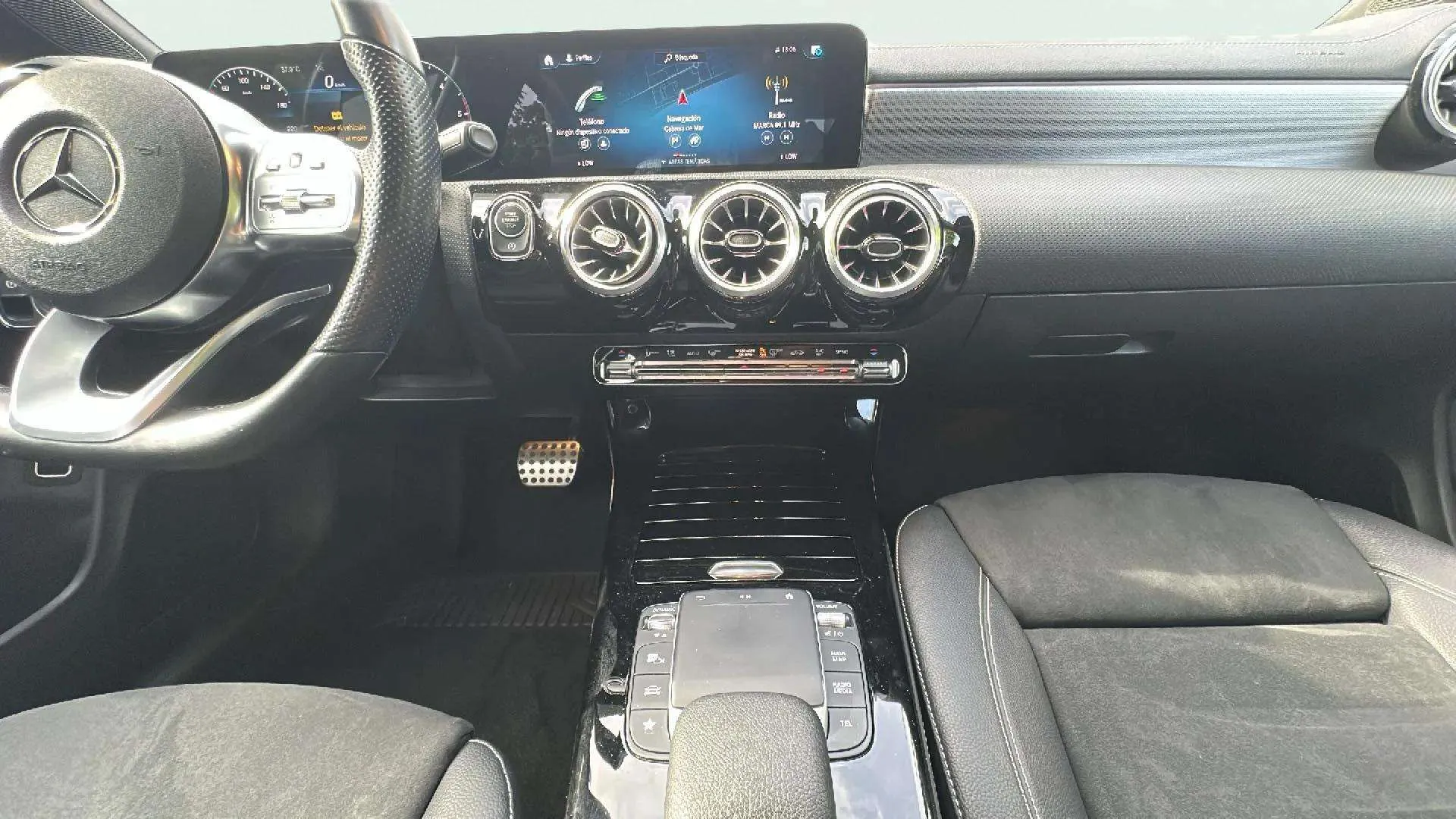 Mercedes-Benz CLA 200 D DCT - foto 15
